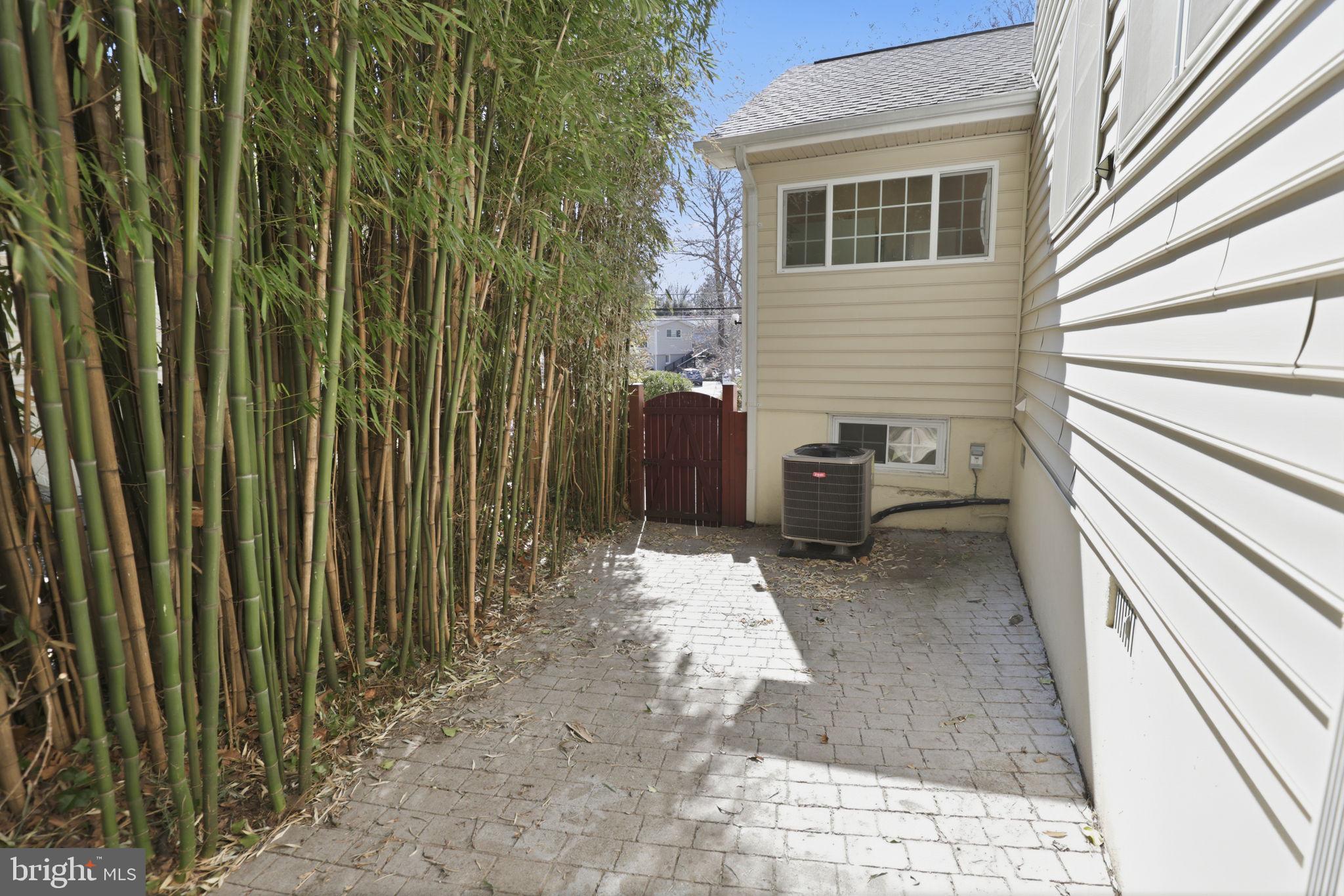 ROCK CREEK PALISADES - Residential