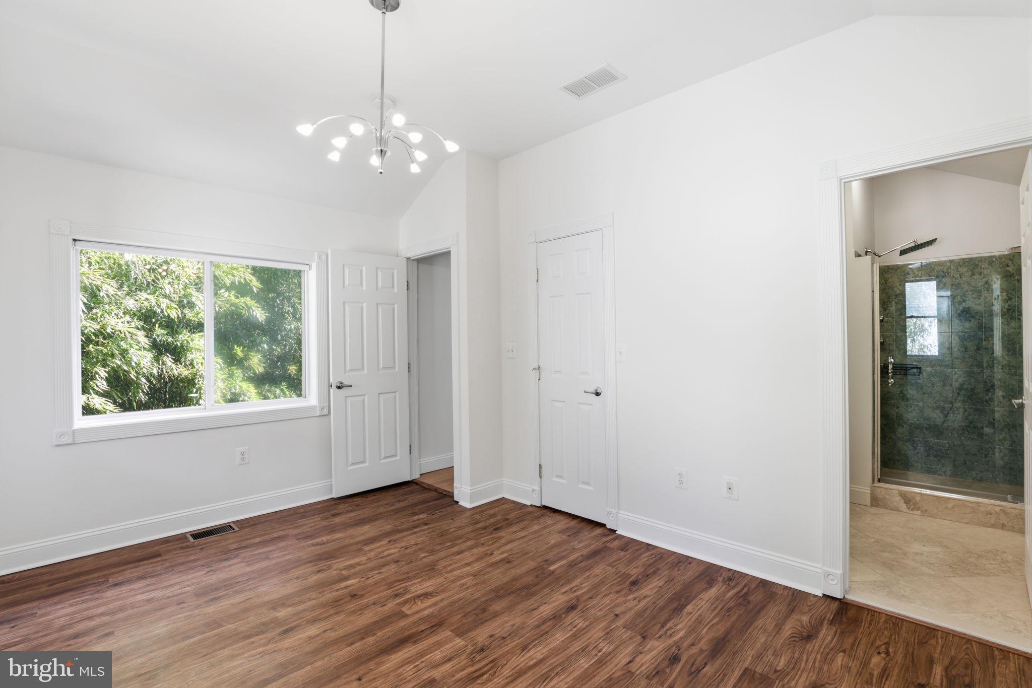 ROCK CREEK PALISADES - Residential