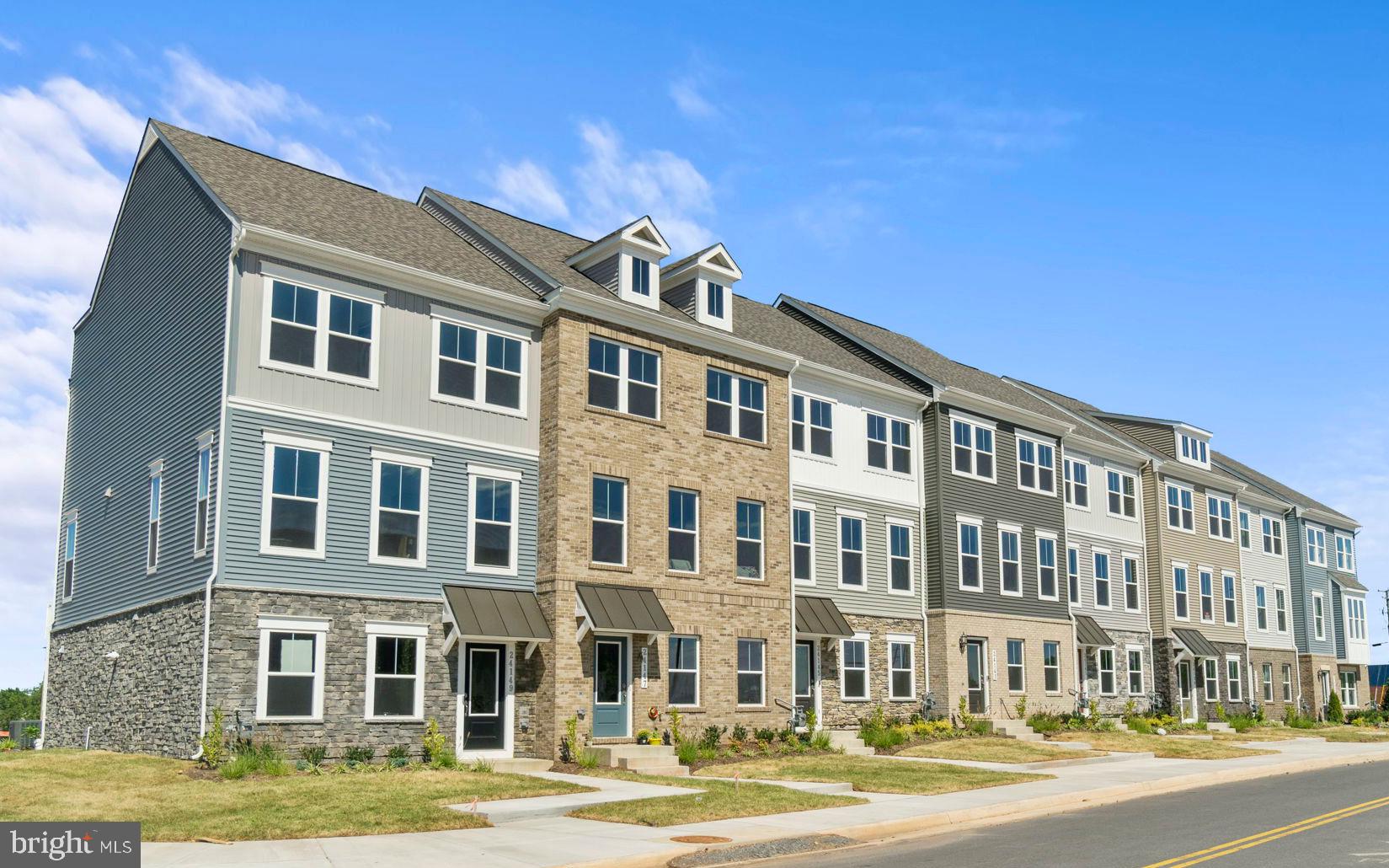 ARCOLA TOWN CENTER - Residential