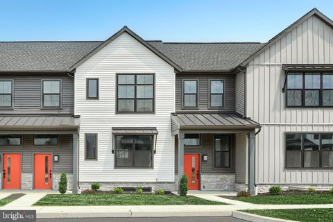 Townhouse For Sale - 105 Madison Drive<br/> Cumberland County, MECHANICSBURG, PA 17055