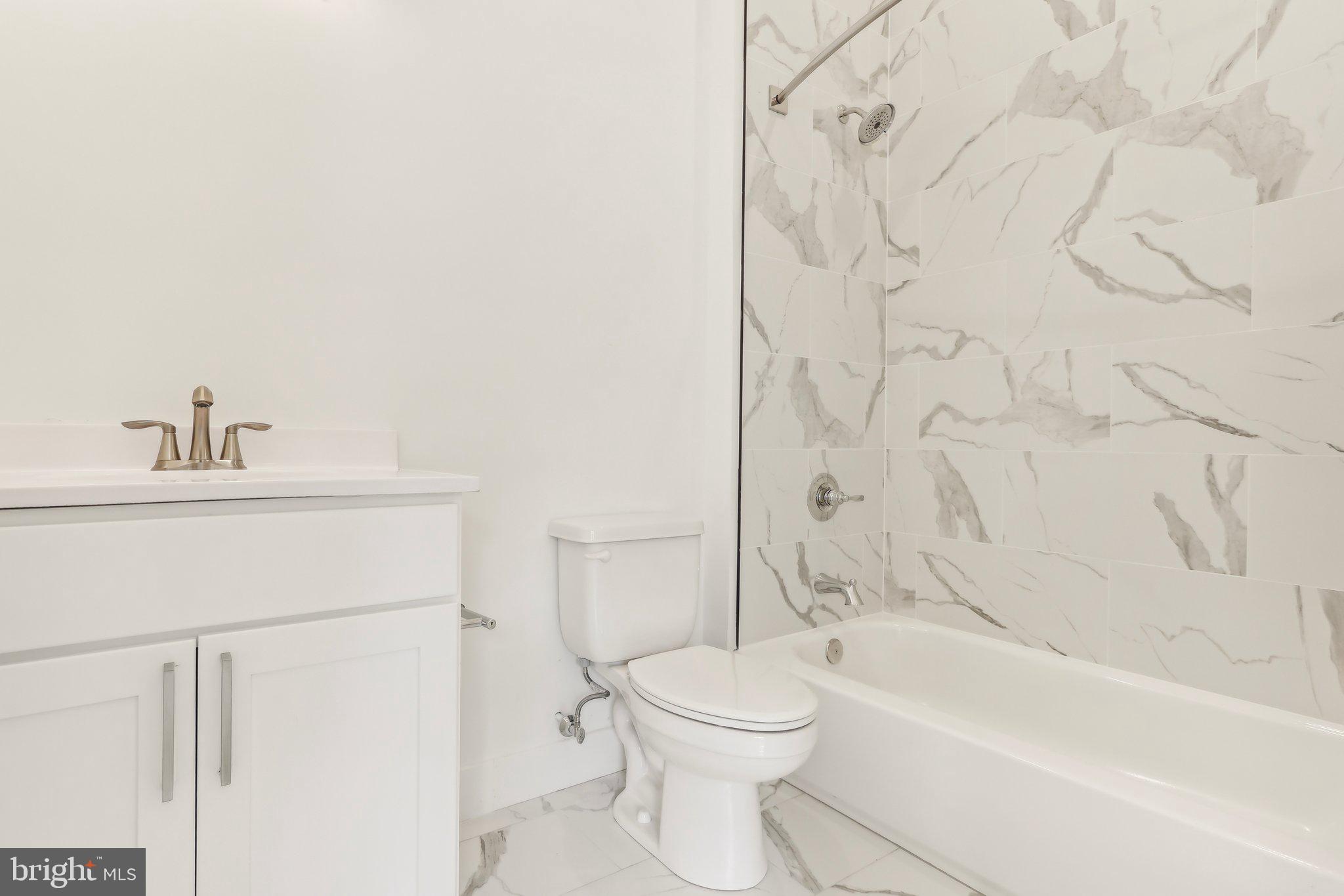 UNIVERSITY CITY - Residential Lease