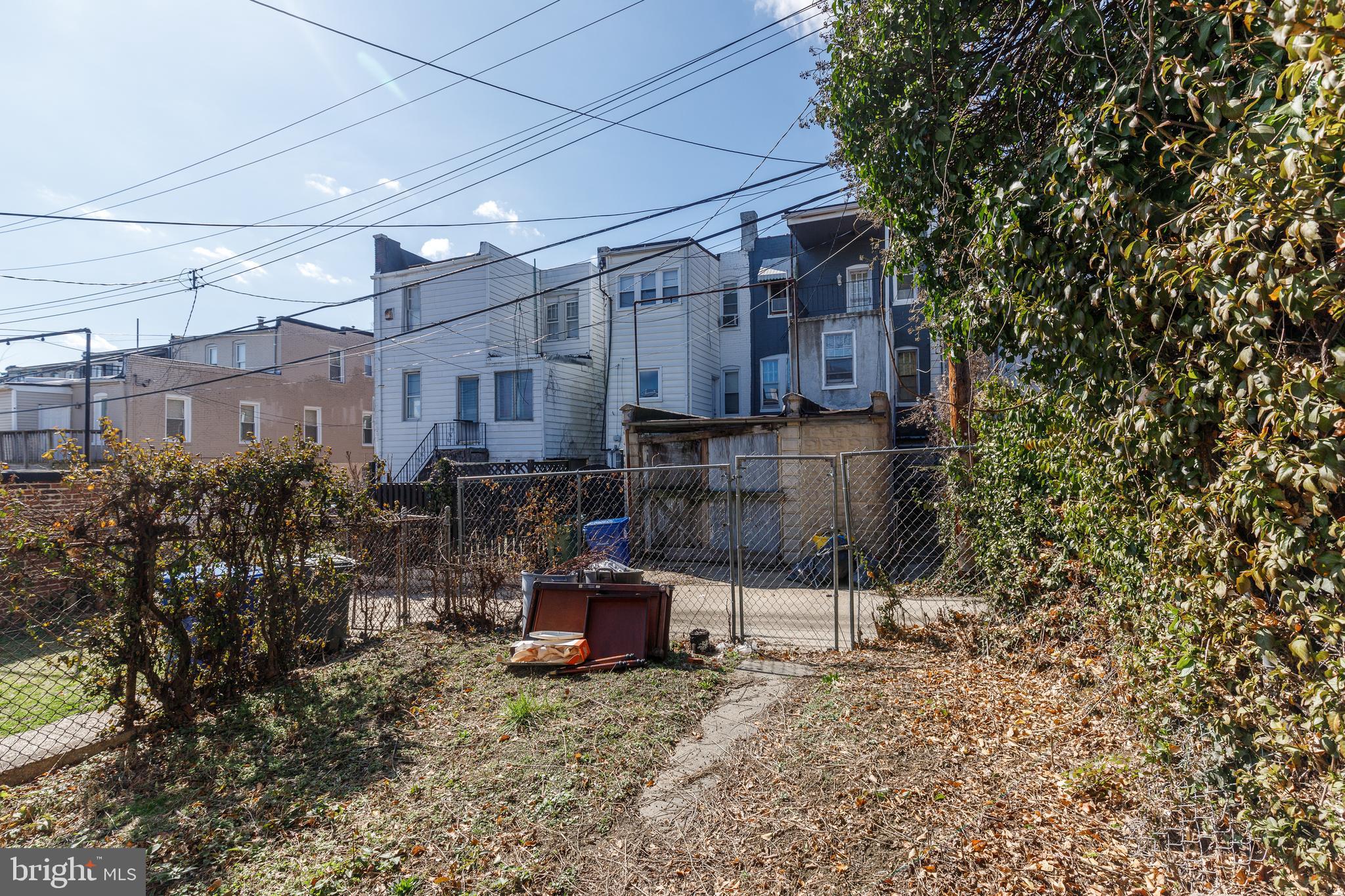 MONDAWMIN - Residential