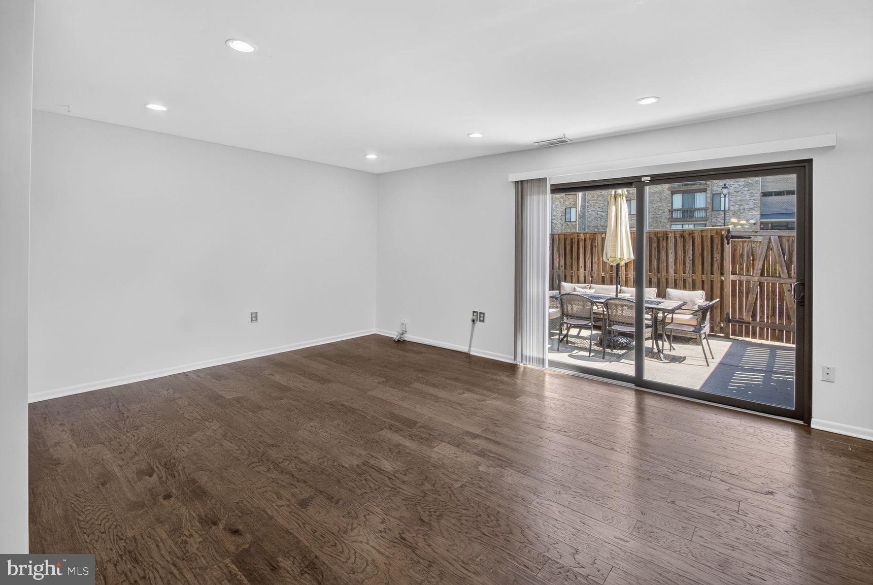 10577 TWIN RIVERS ROAD 10577