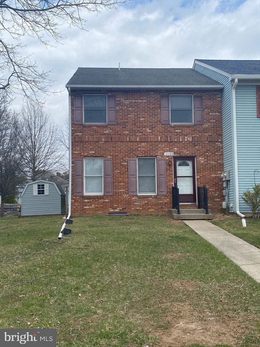 Great end unit townhouse in the desirable Lexington Farms community!  Terrific location with a huge lot and fenced back yard.  Spacious three bedroom, 1.5 bath house needs cosmetic updating but has tons of potential!  The main level welcomes you with a large  room that can be used either as a living or formal dining room.  The eat-in kitchen offers plenty of cabinet space and is open to the adjoining family room.  The inviting family room features a wood stove and sliding glass doors to the huge covered deck and fenced back yard.  Upstairs, the sunny primary bedroom features two closets, including a walk-in closet,  and private access to the hall bath. Two additional spacious bedrooms and an full hall bath complete the second level.  Oversized covered deck and the fenced-in backyard create the perfect space for entertaining or relaxing.  Conveniently located near shopping, restaurants, Route 309, County Line Road, and just steps from Frick’s Trail, this home offers the added benefit of no HOA!  Schedule a showing today, it won’t last long!