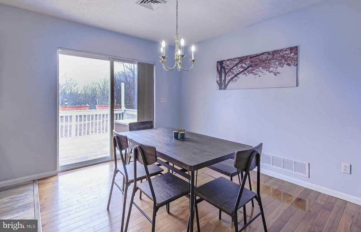 EMERALD LAKES - Residential