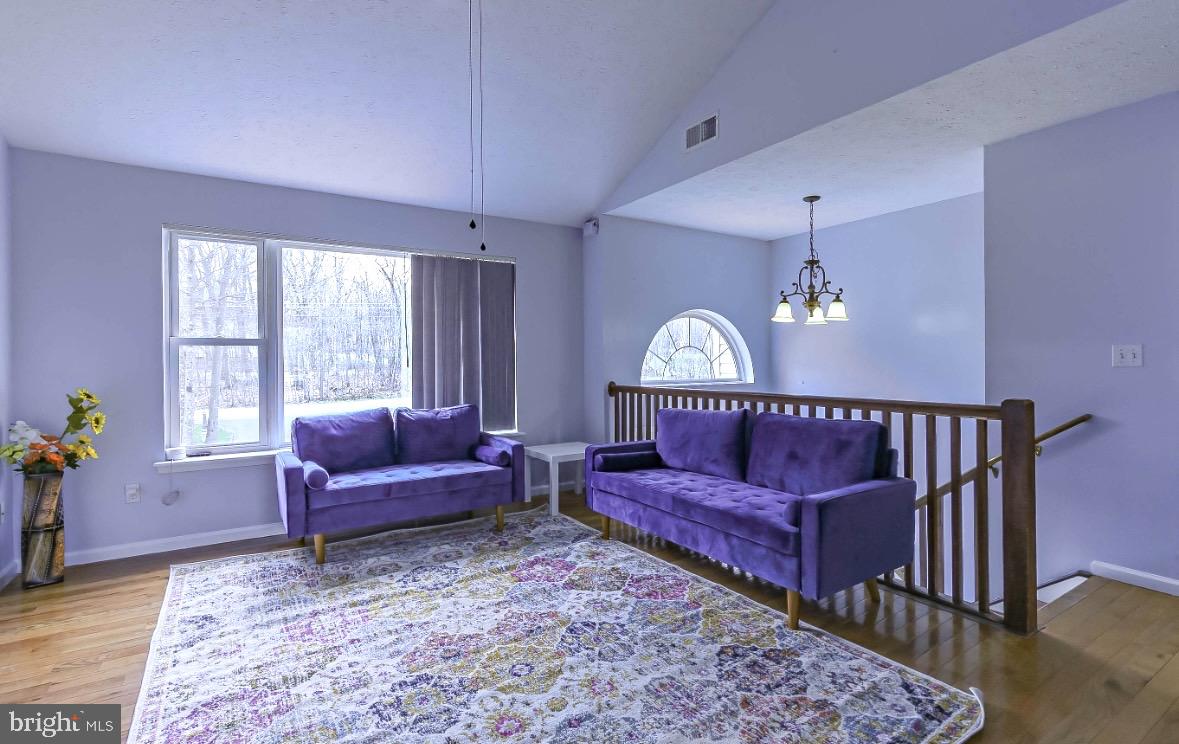 EMERALD LAKES - Residential