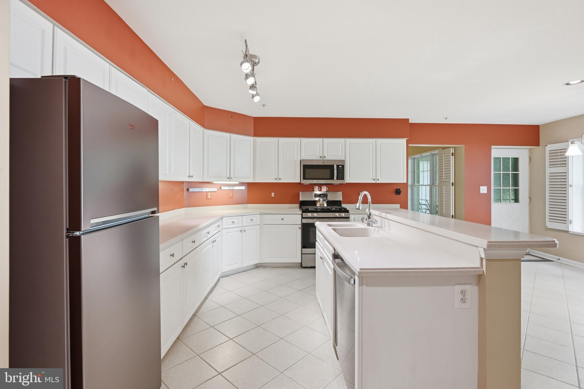 STRAFFAN - Residential