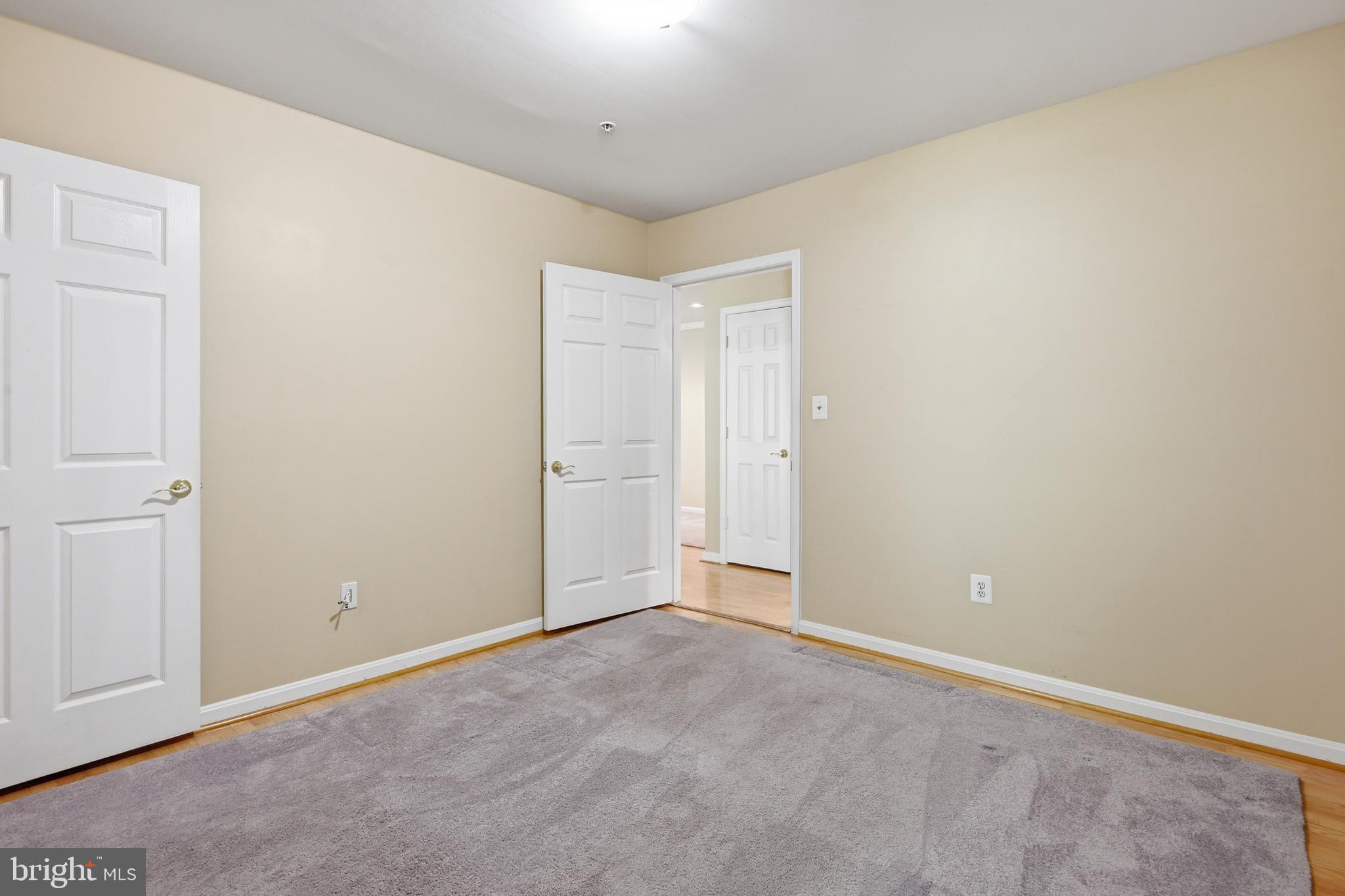 STRAFFAN - Residential