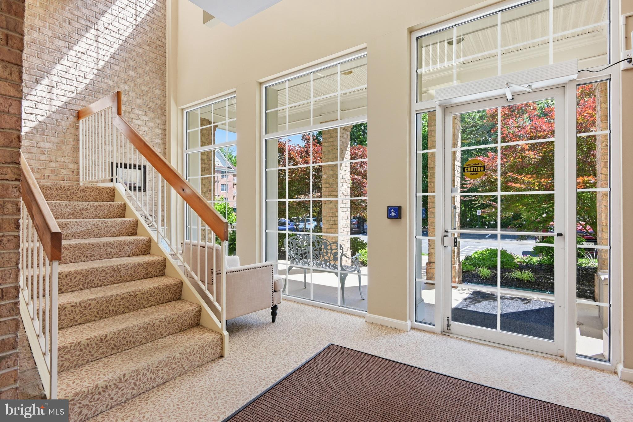 STRAFFAN - Residential