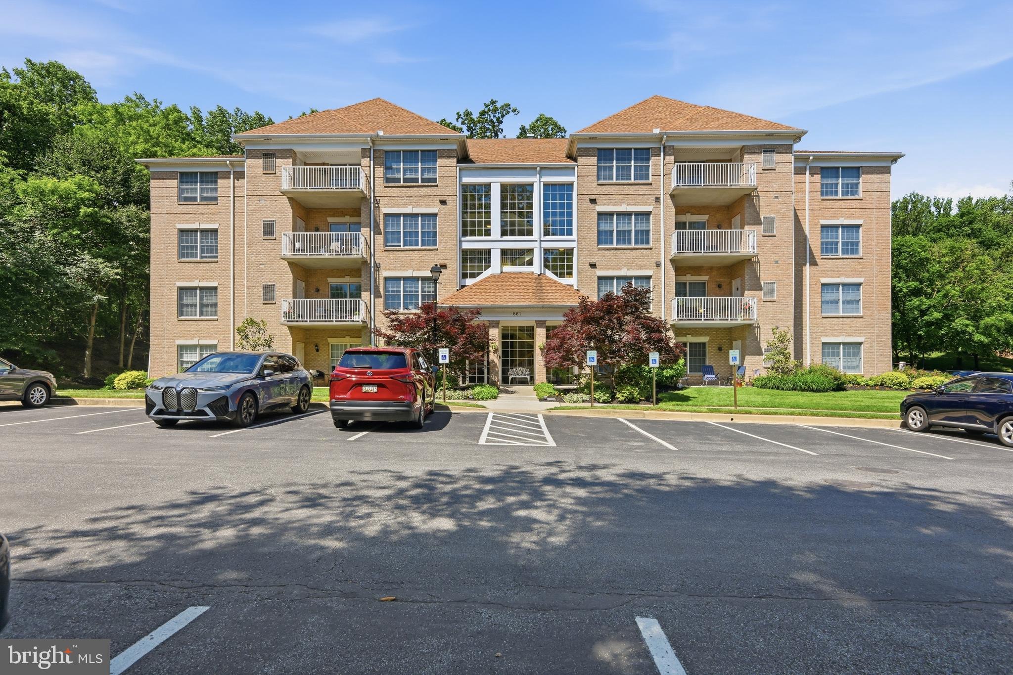 STRAFFAN - Residential