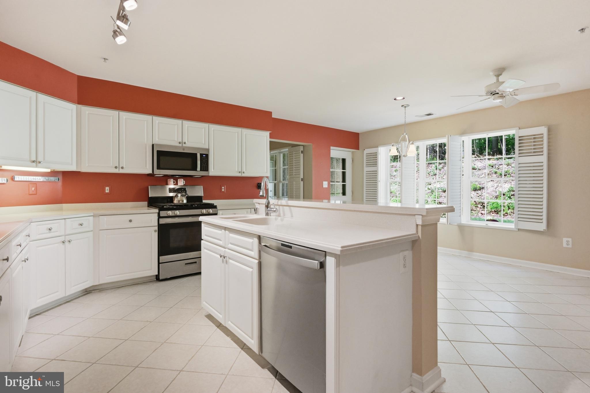 STRAFFAN - Residential