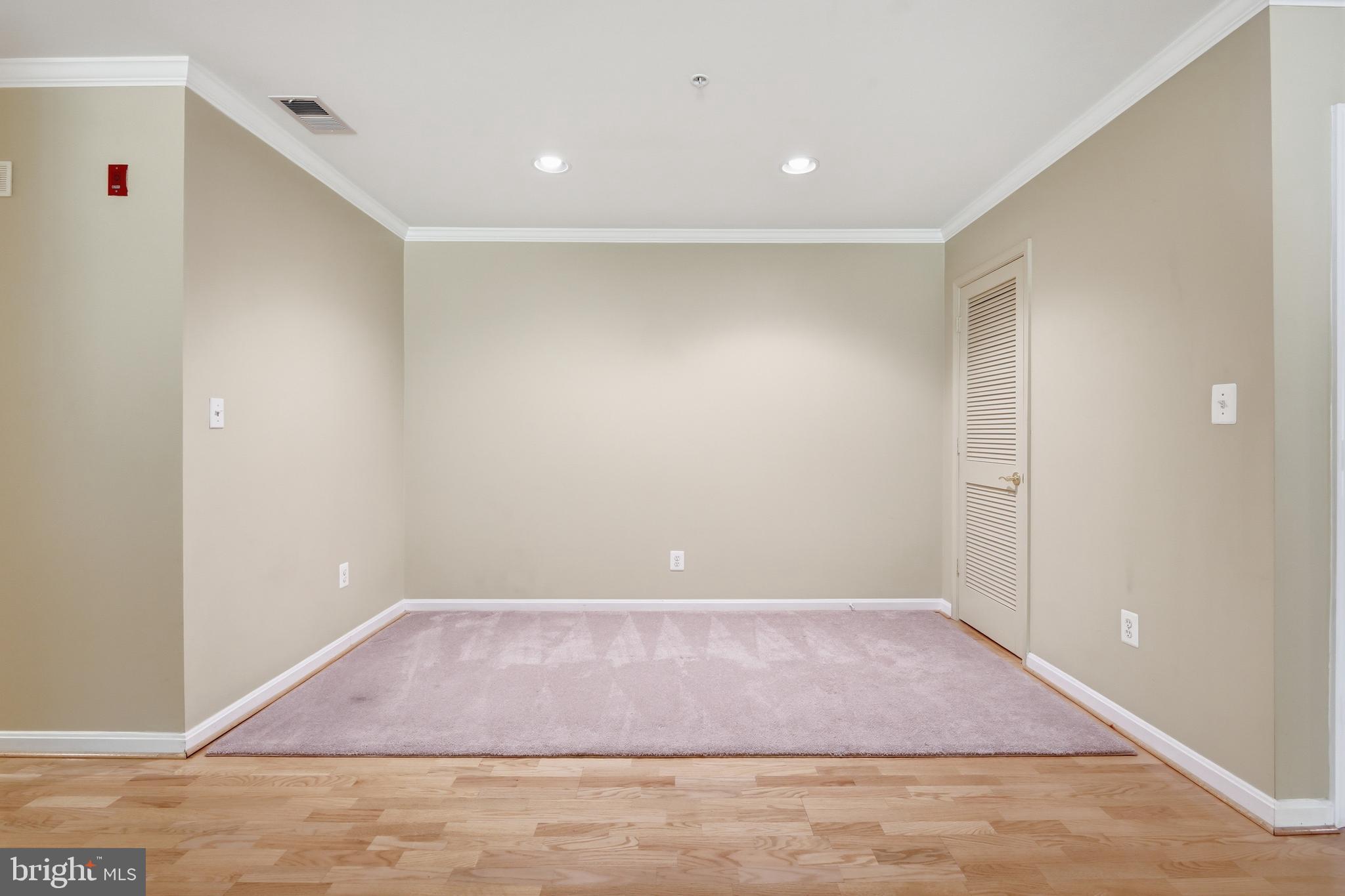 STRAFFAN - Residential