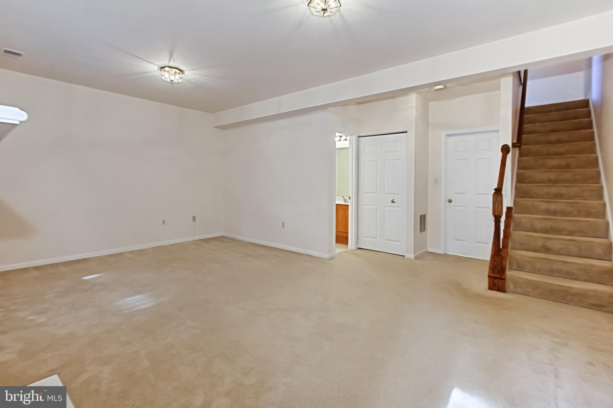 KINGSTOWNE - Residential Lease