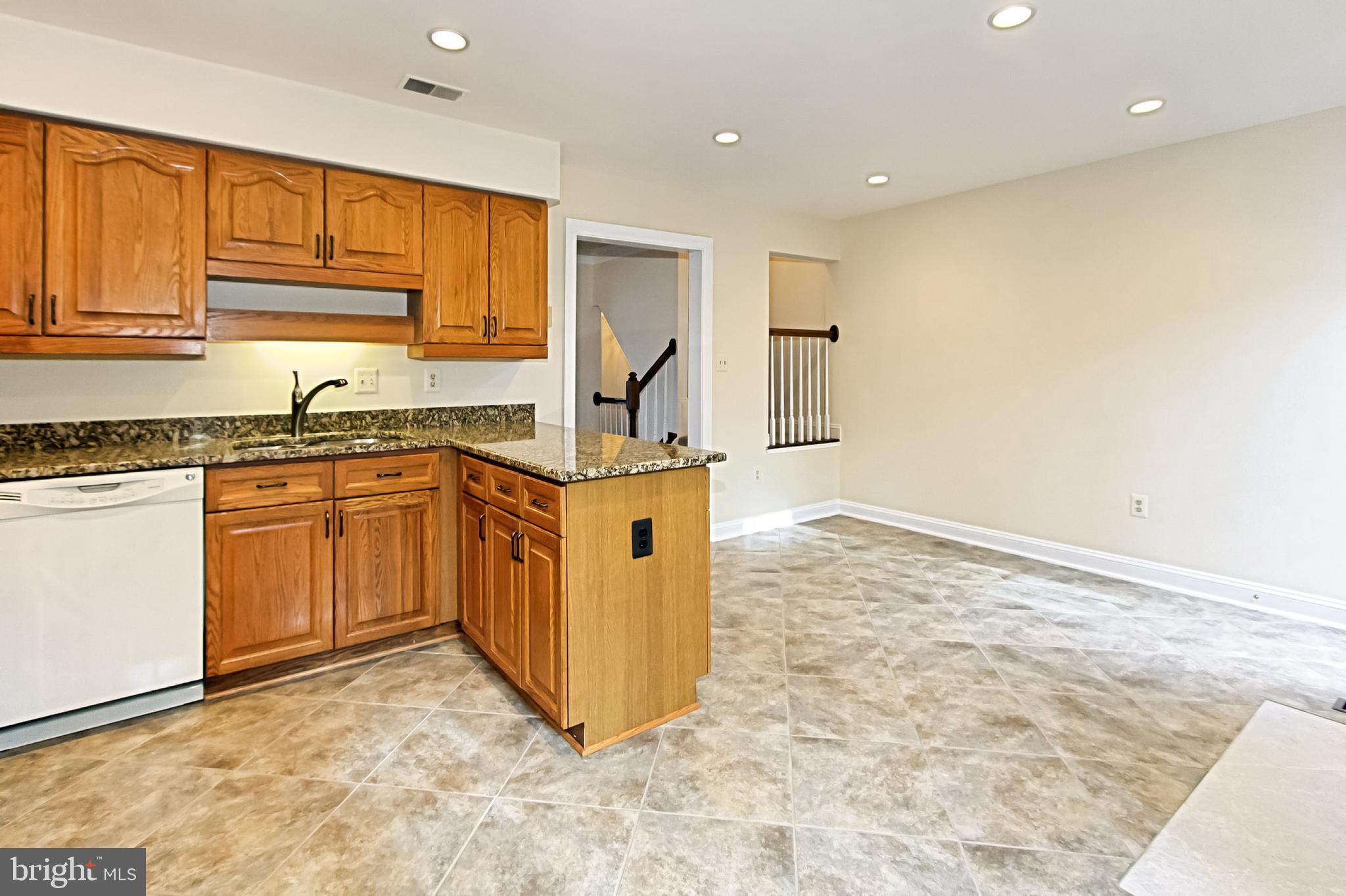 KINGSTOWNE - Residential Lease