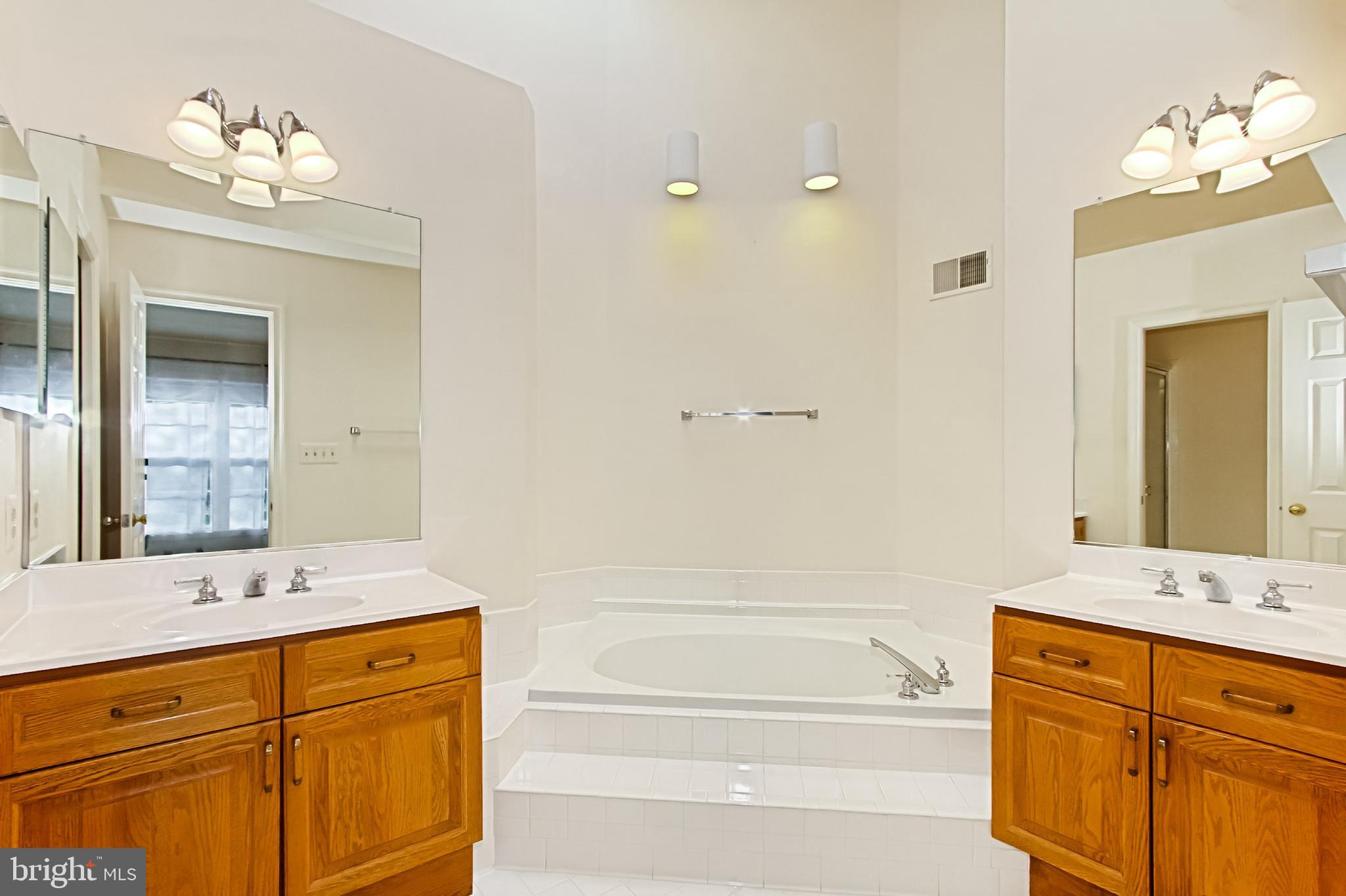 KINGSTOWNE - Residential Lease