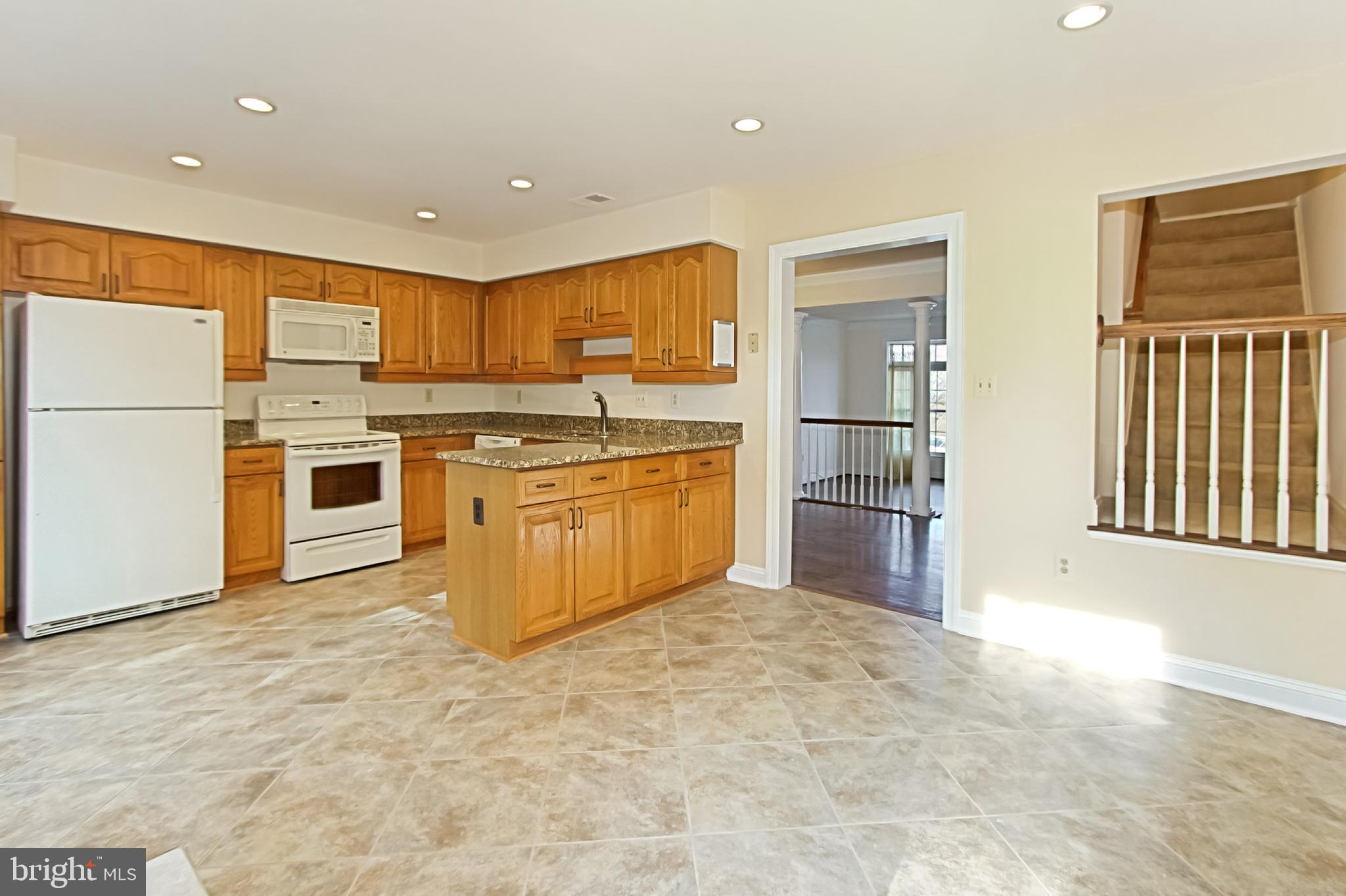 KINGSTOWNE - Residential Lease