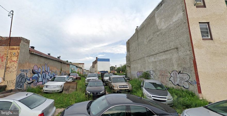 Lot available to be purchased along with 2108 N. 6th street development site to store dumpster , materials, and construction vehicles while developing next door. Also available for purchase on its own.