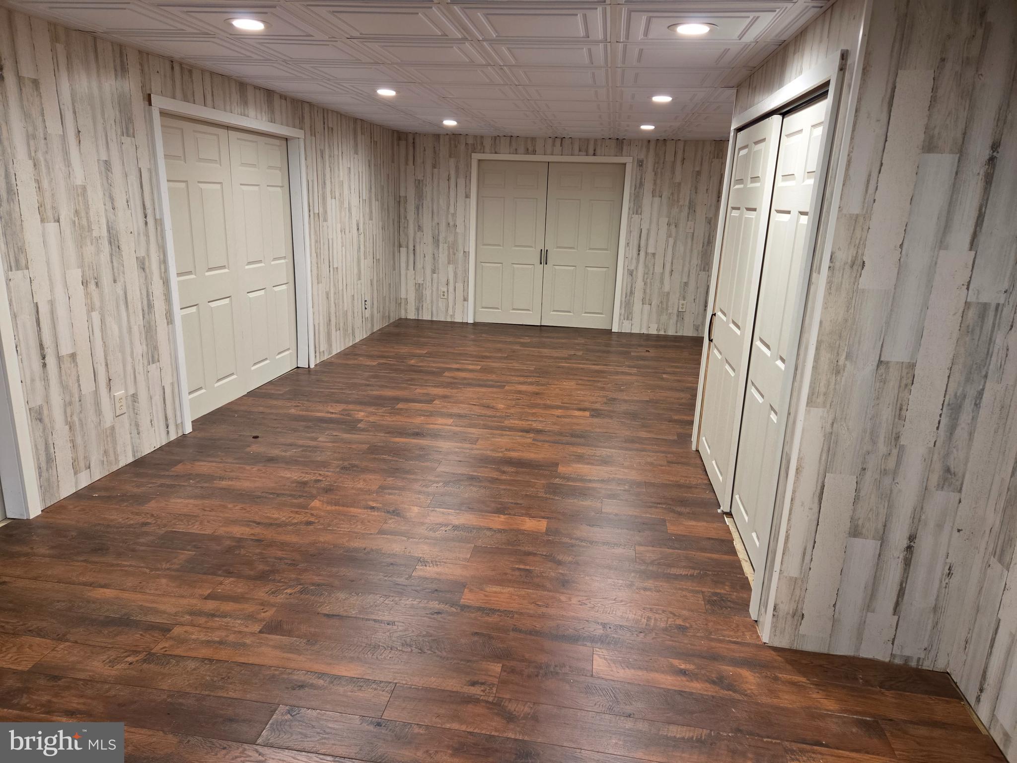 CHERRY TREE KNOLL - Residential