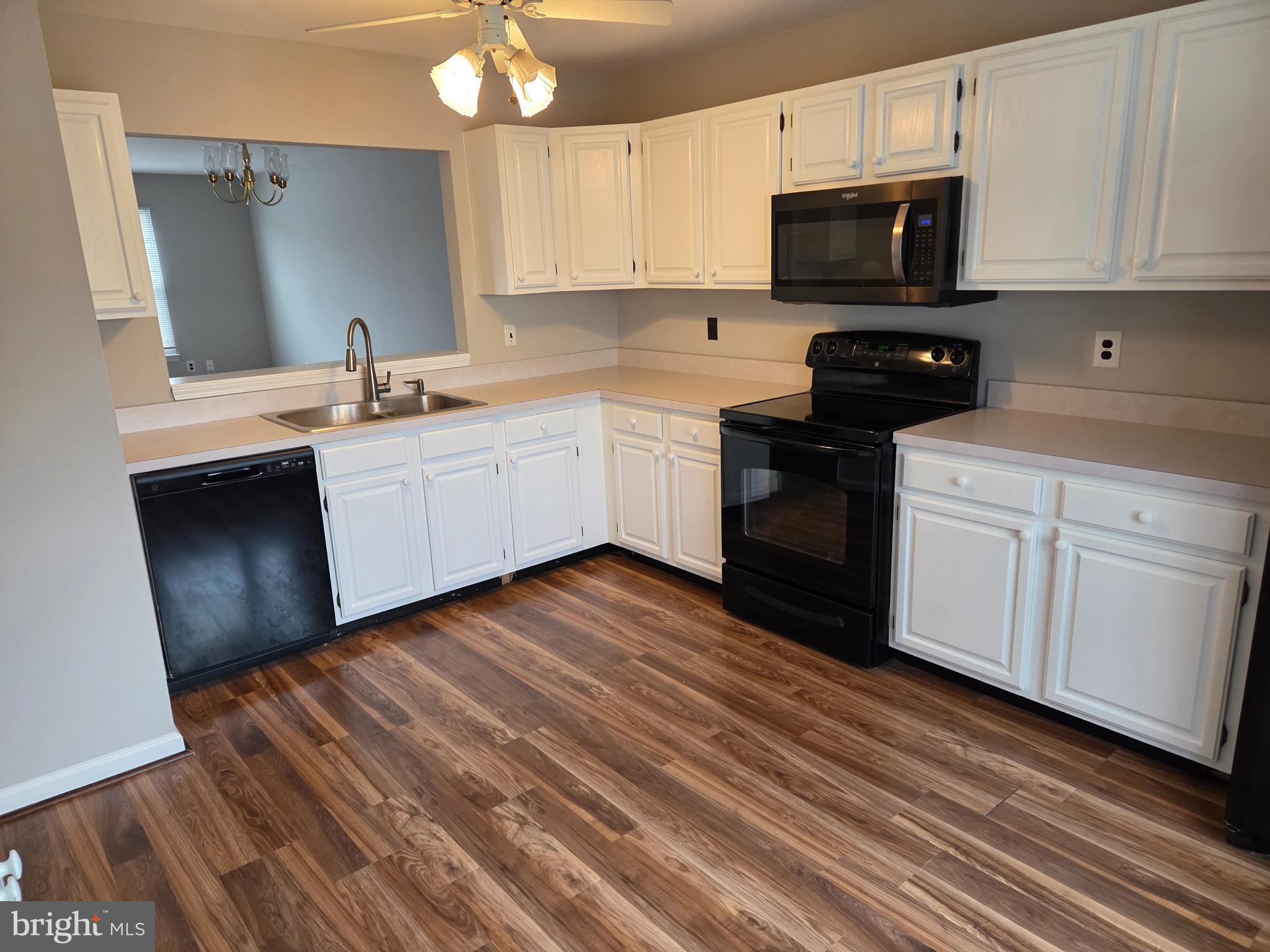 CHERRY TREE KNOLL - Residential