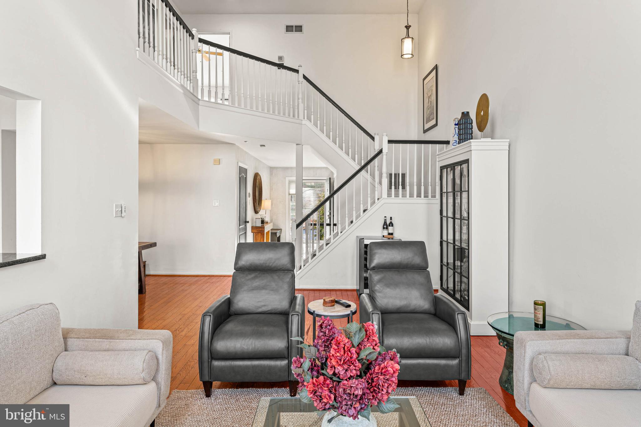 REBEL HILL - Residential