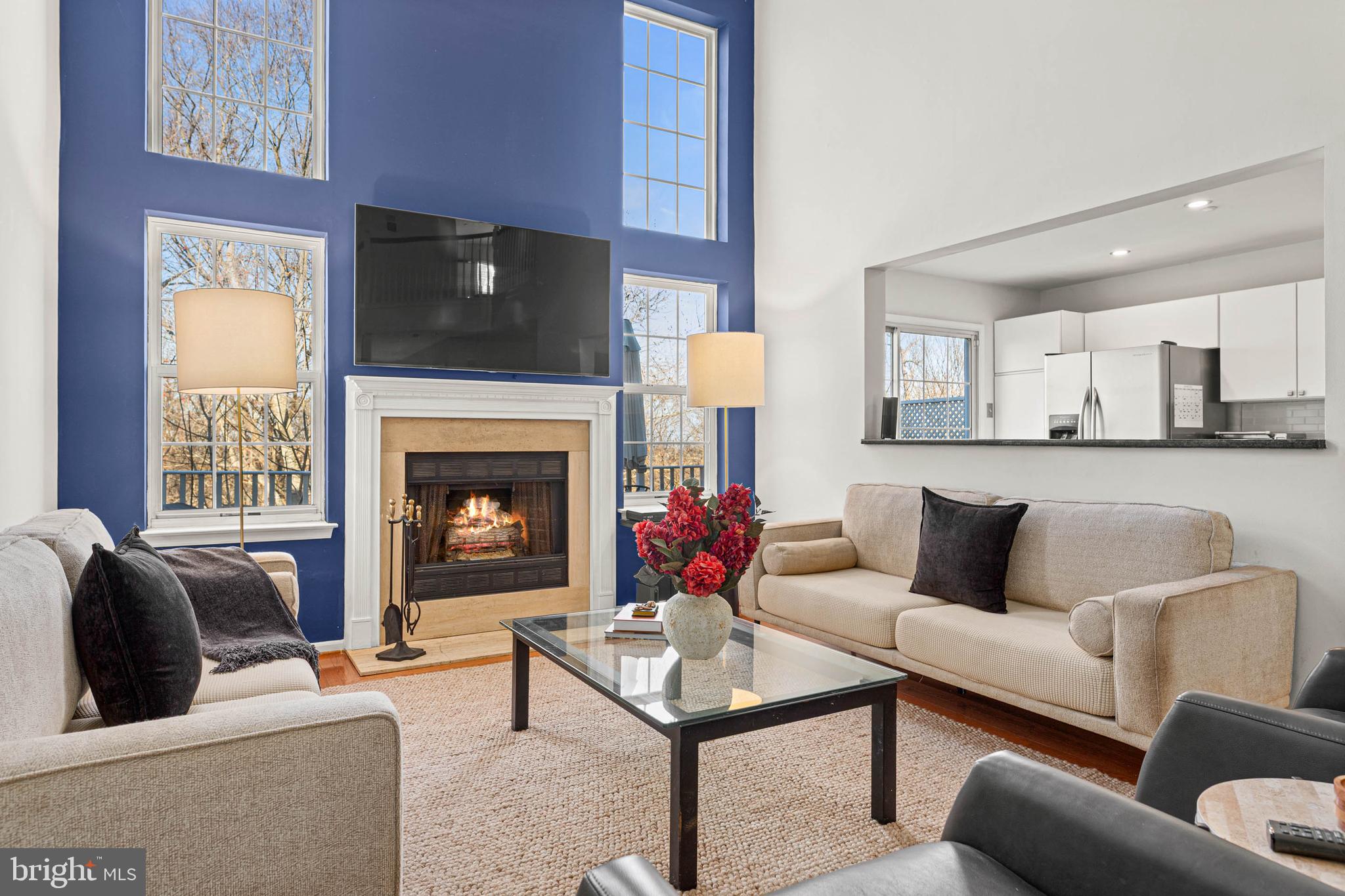 REBEL HILL - Residential