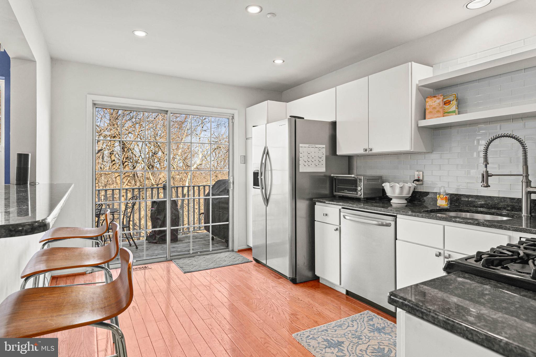 REBEL HILL - Residential