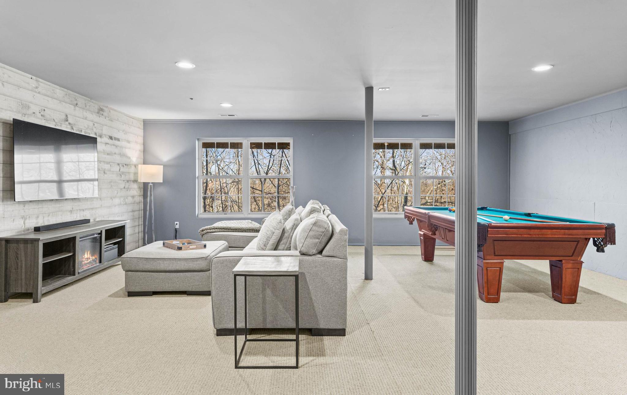 REBEL HILL - Residential