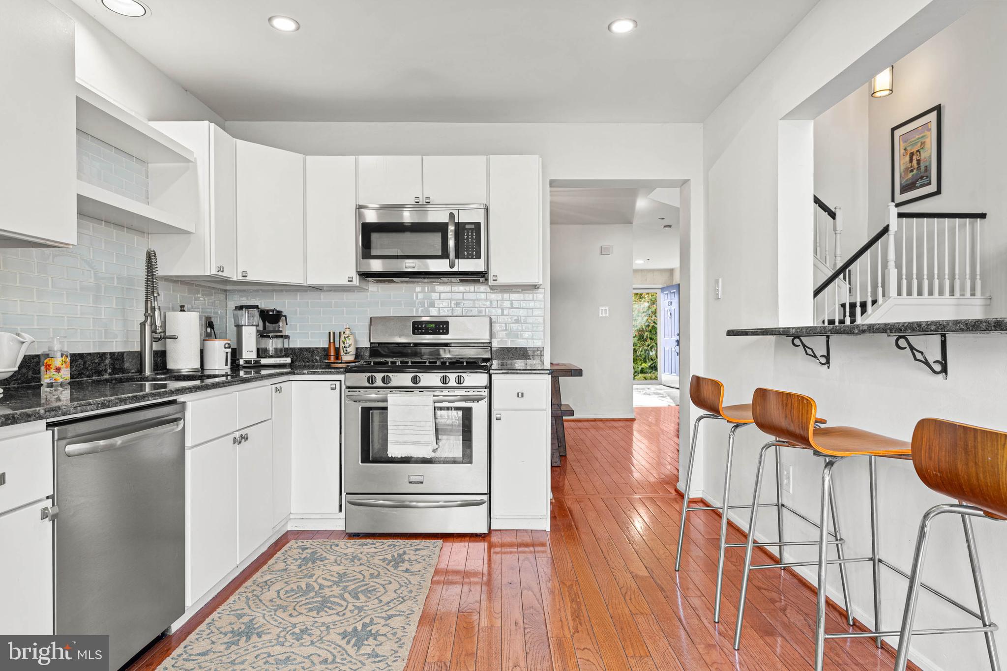 REBEL HILL - Residential