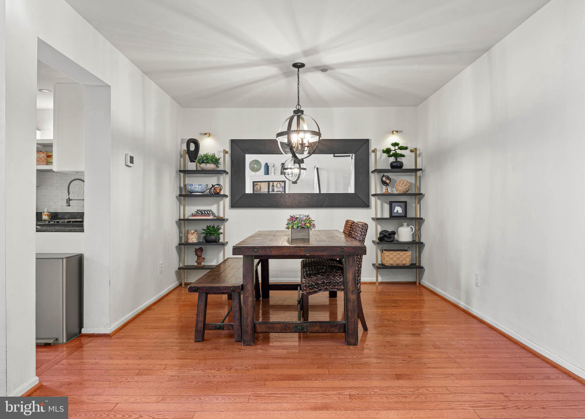 REBEL HILL - Residential