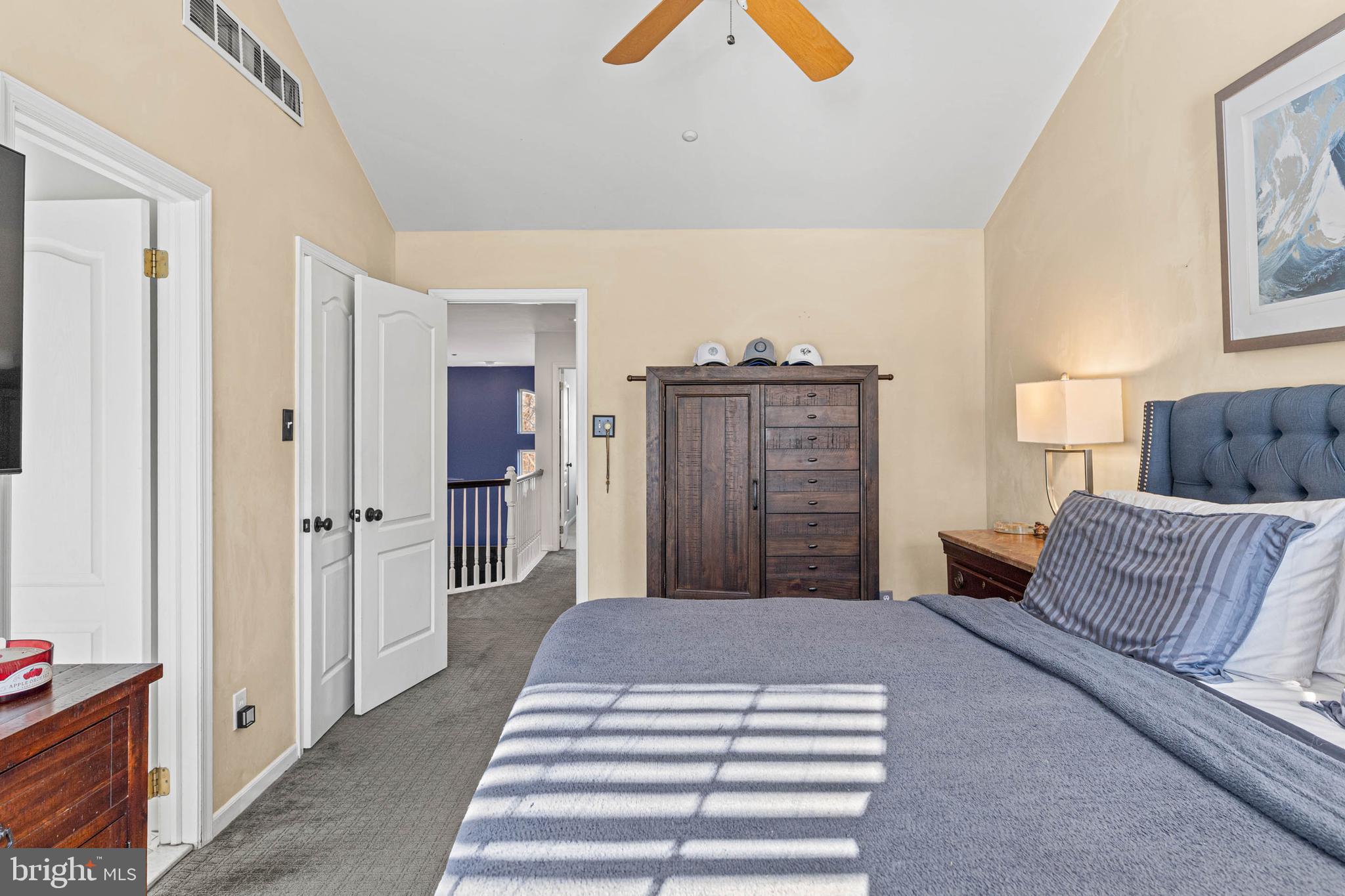 REBEL HILL - Residential