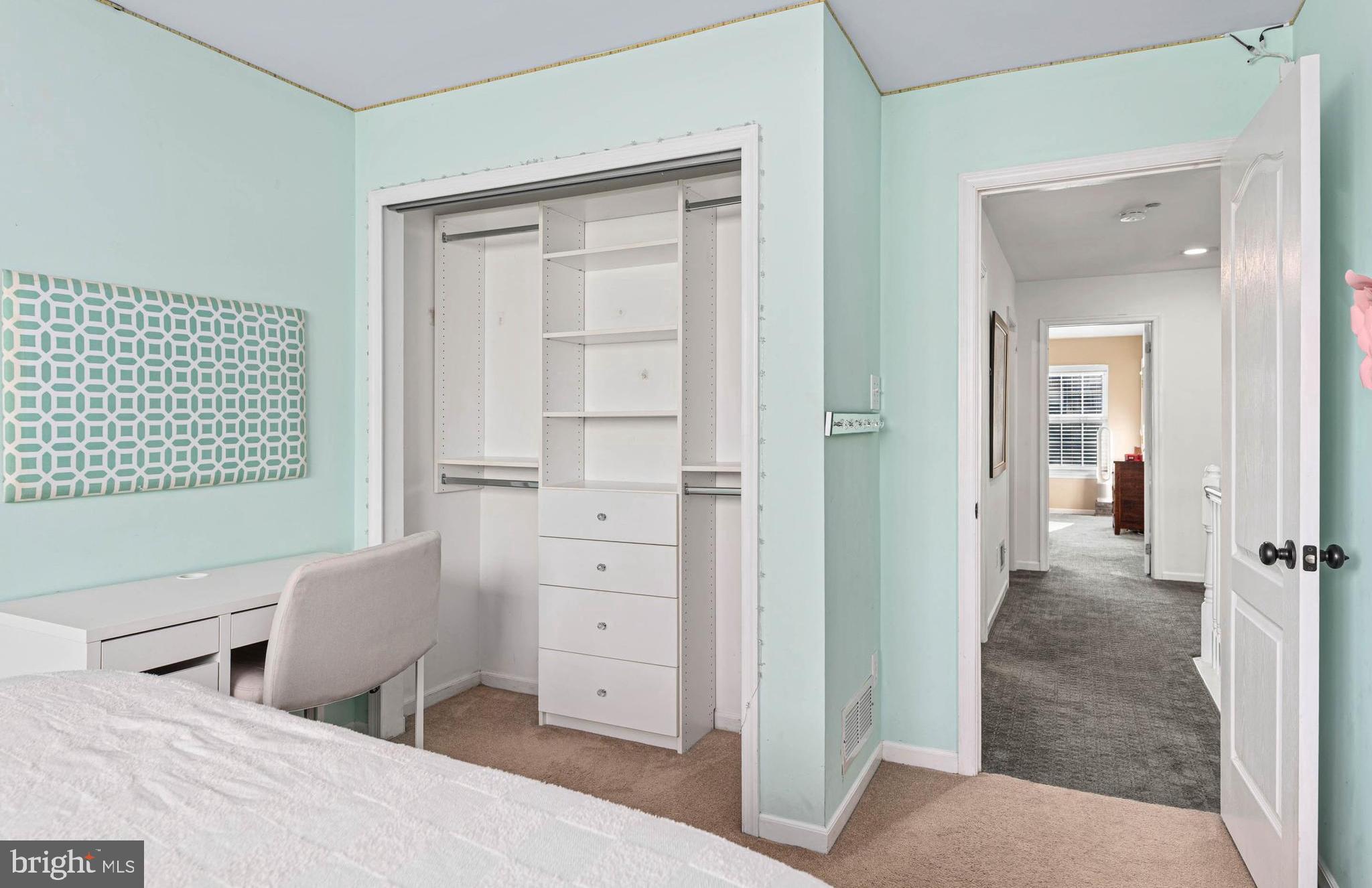 REBEL HILL - Residential