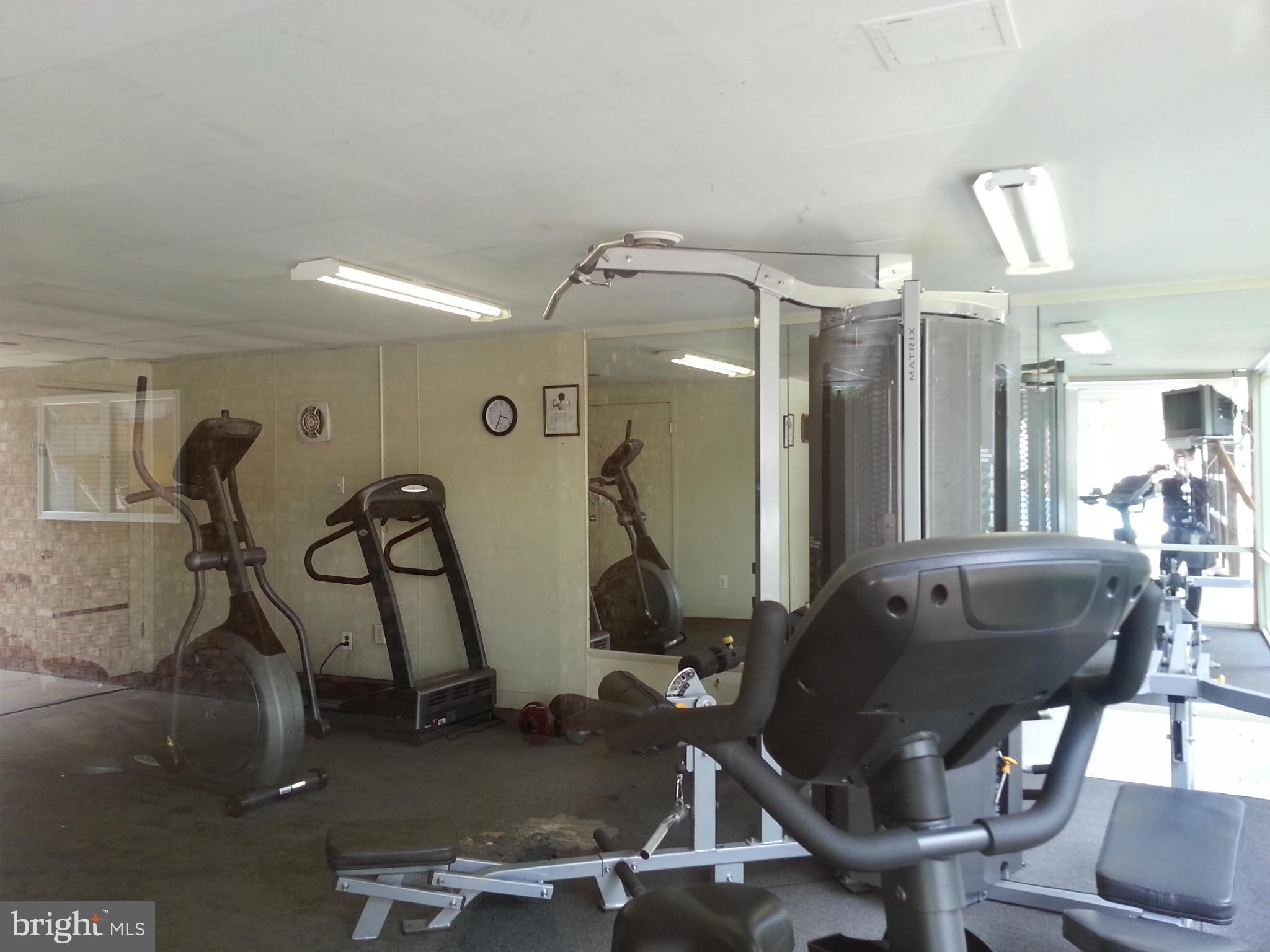 HUNTINGTON CLUB - Residential Lease