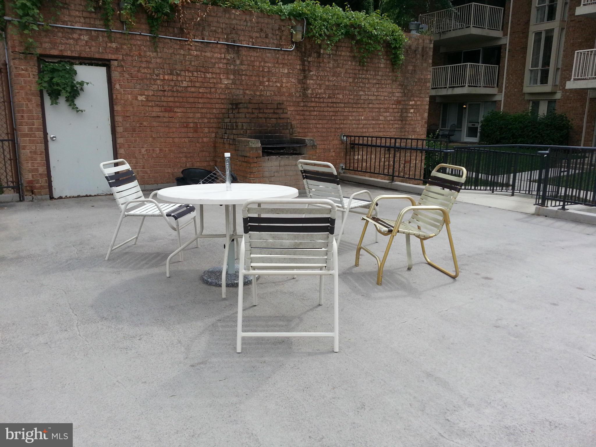 HUNTINGTON CLUB - Residential Lease