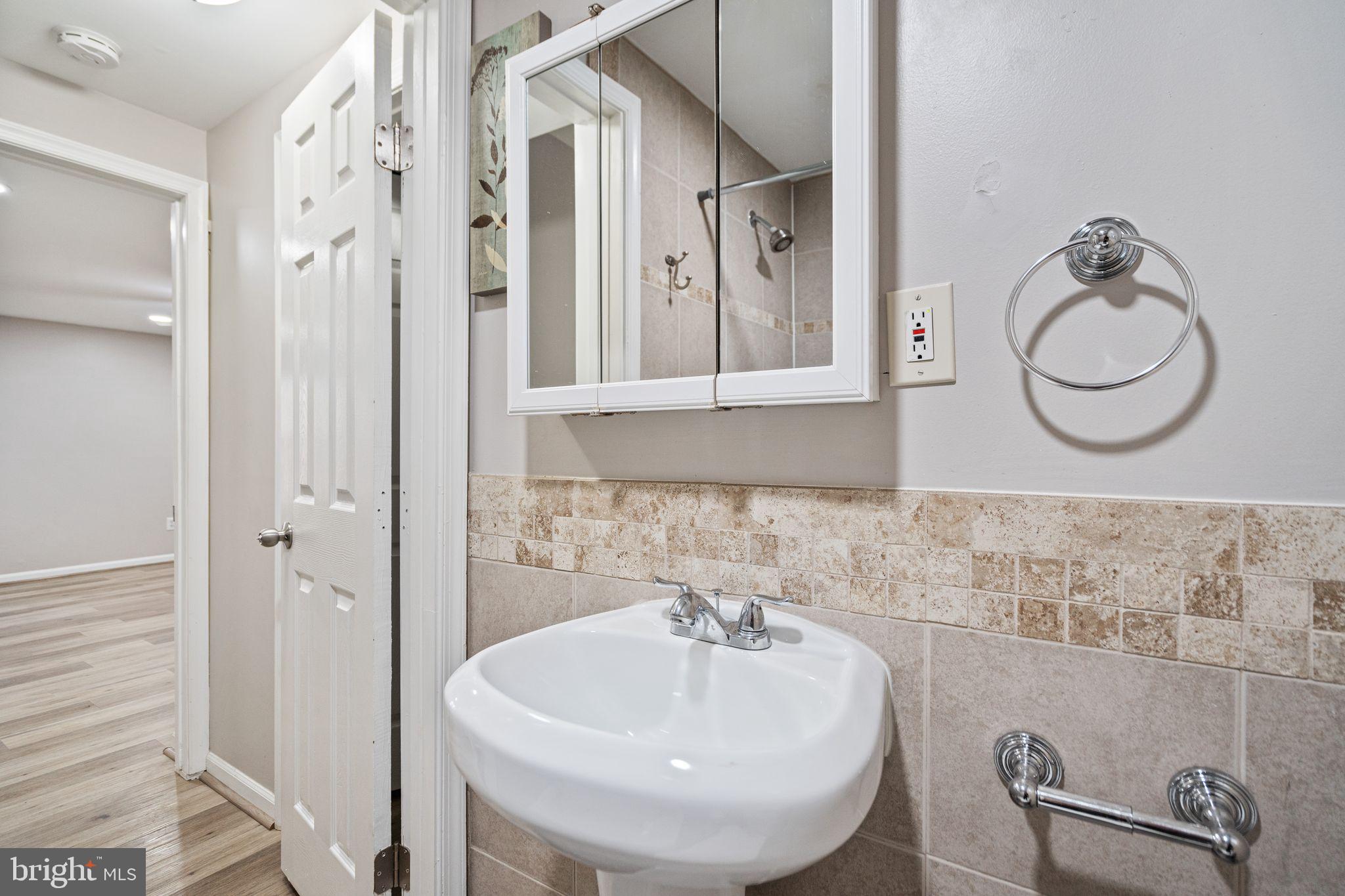 PRINCETON WOODS - Residential Lease