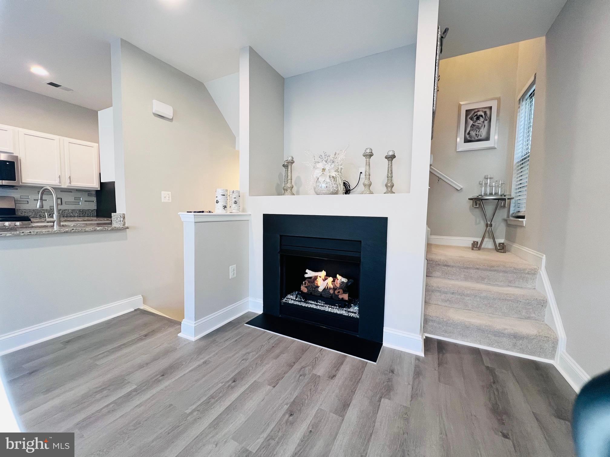 POTOMAC LAKES - Residential Lease