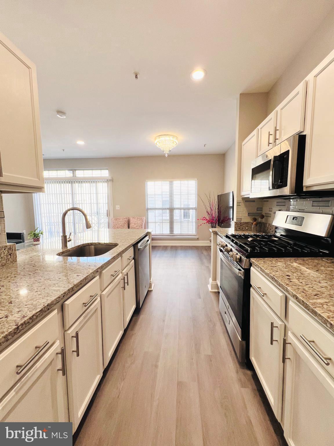 POTOMAC LAKES - Residential Lease