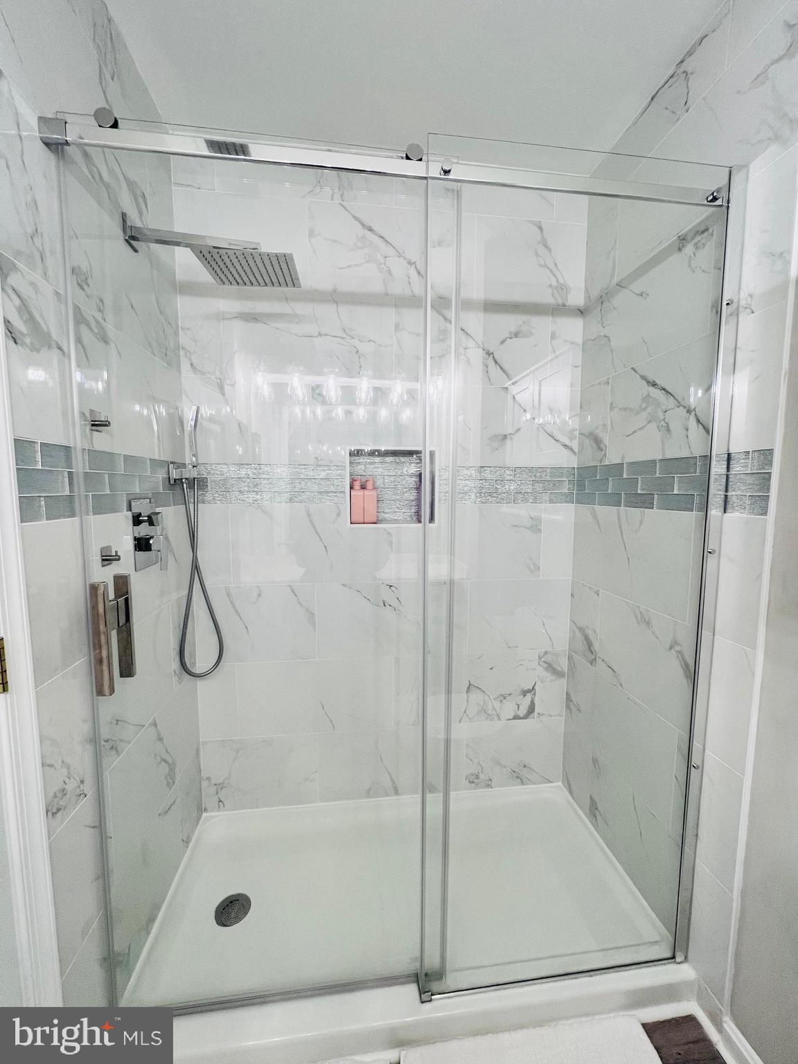 POTOMAC LAKES - Residential Lease