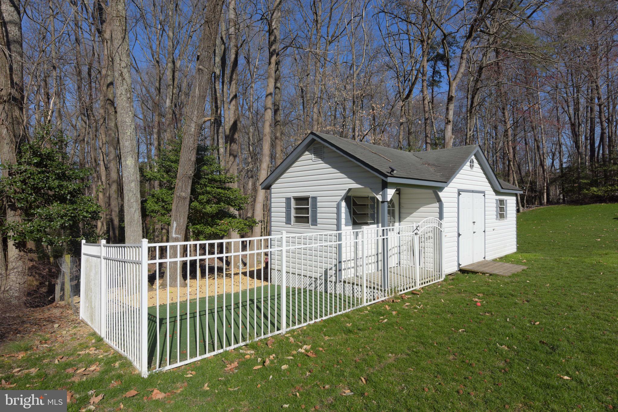 LOCUST GROVE ESTATES - Residential