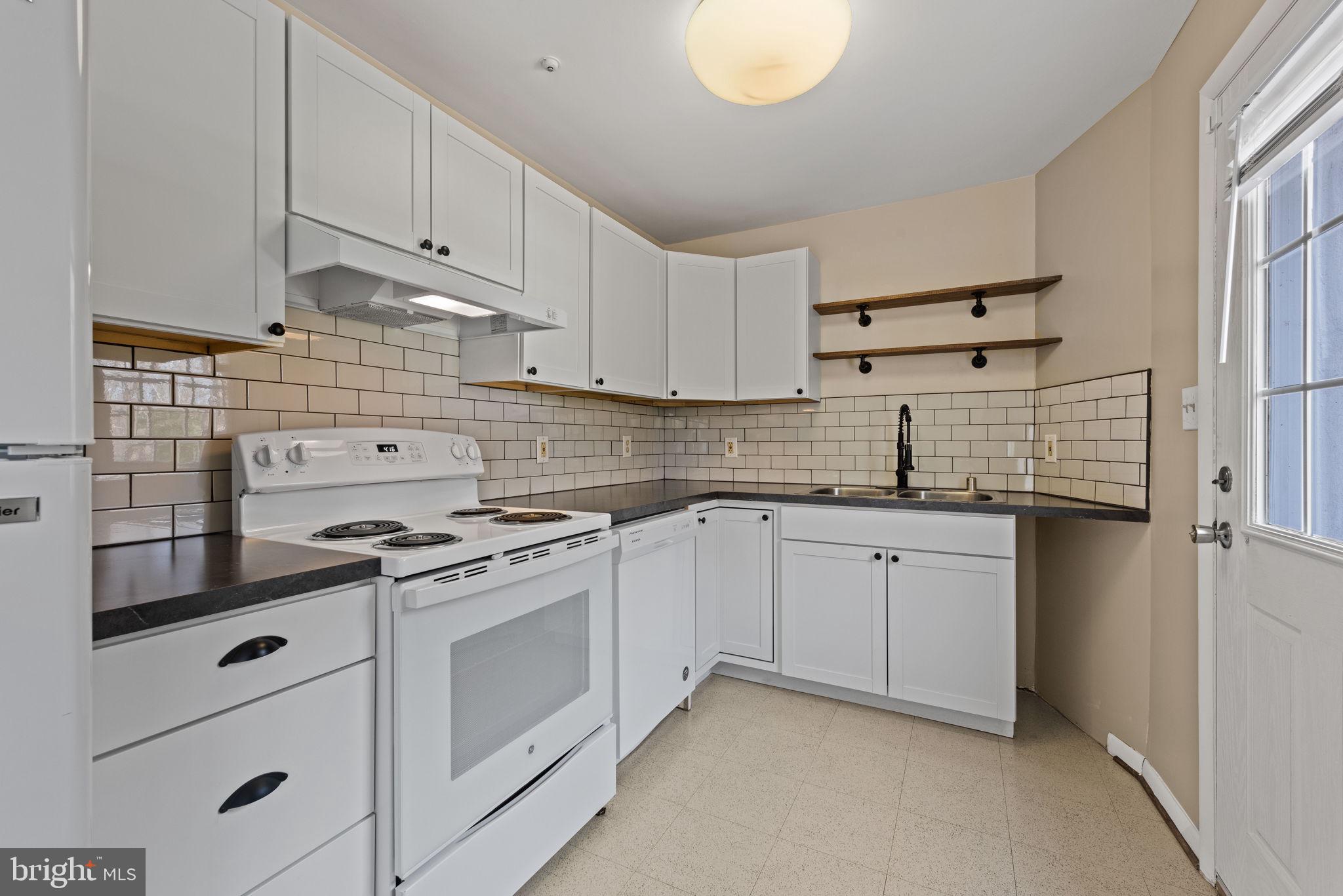 LOCUST GROVE ESTATES - Residential