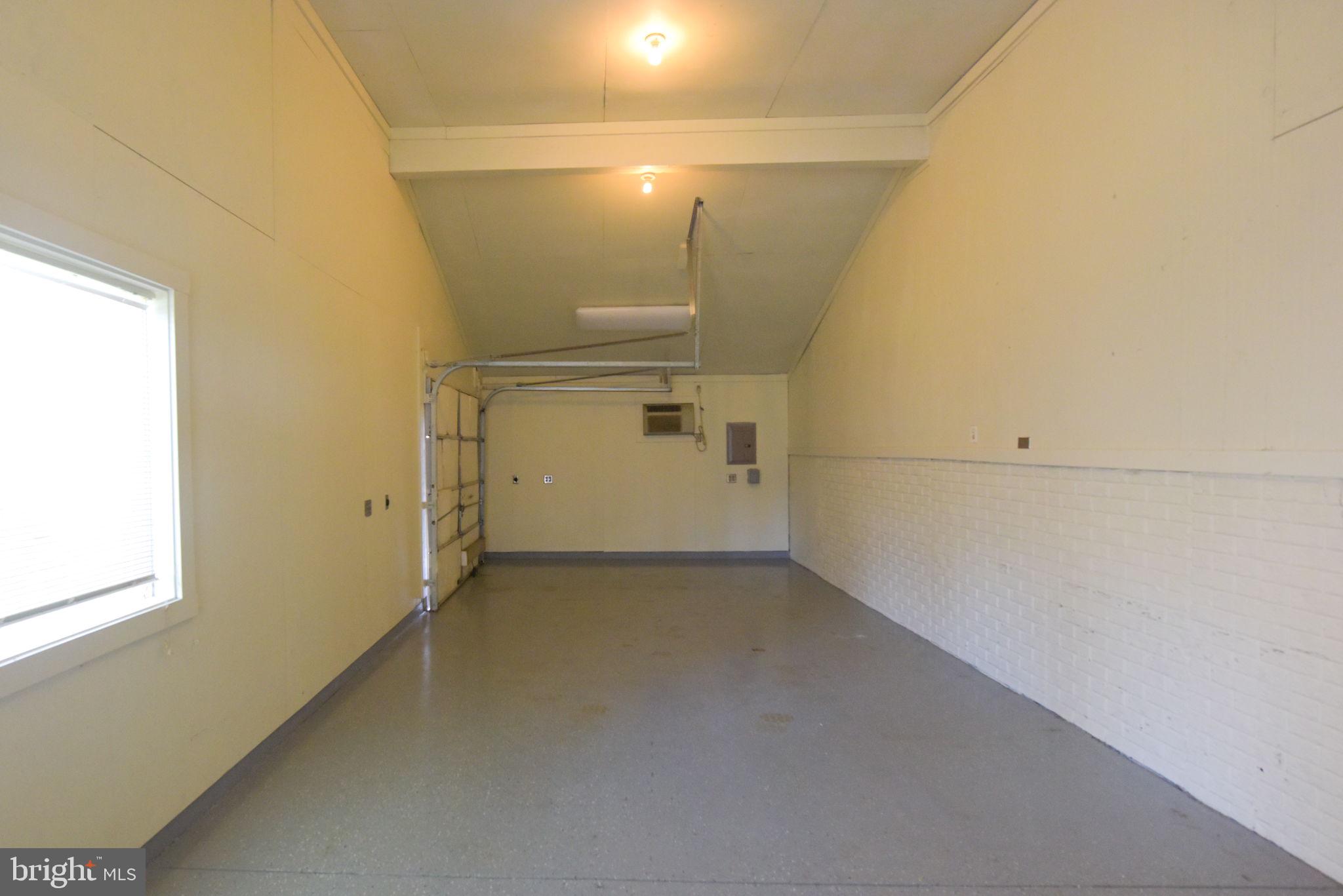 LOCUST GROVE ESTATES - Residential