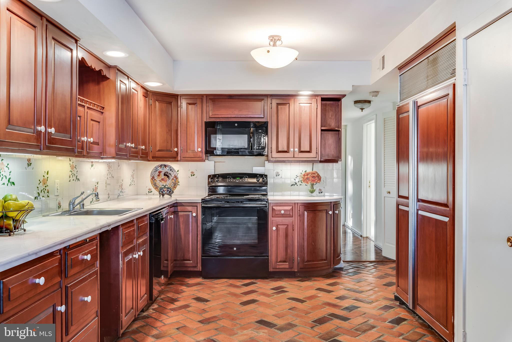 THE POINT CONDO - Residential