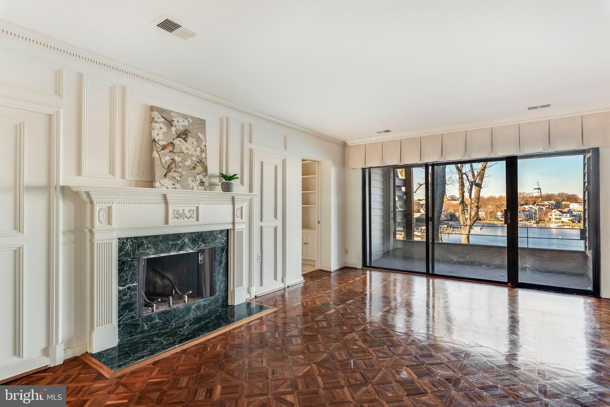 THE POINT CONDO - Residential