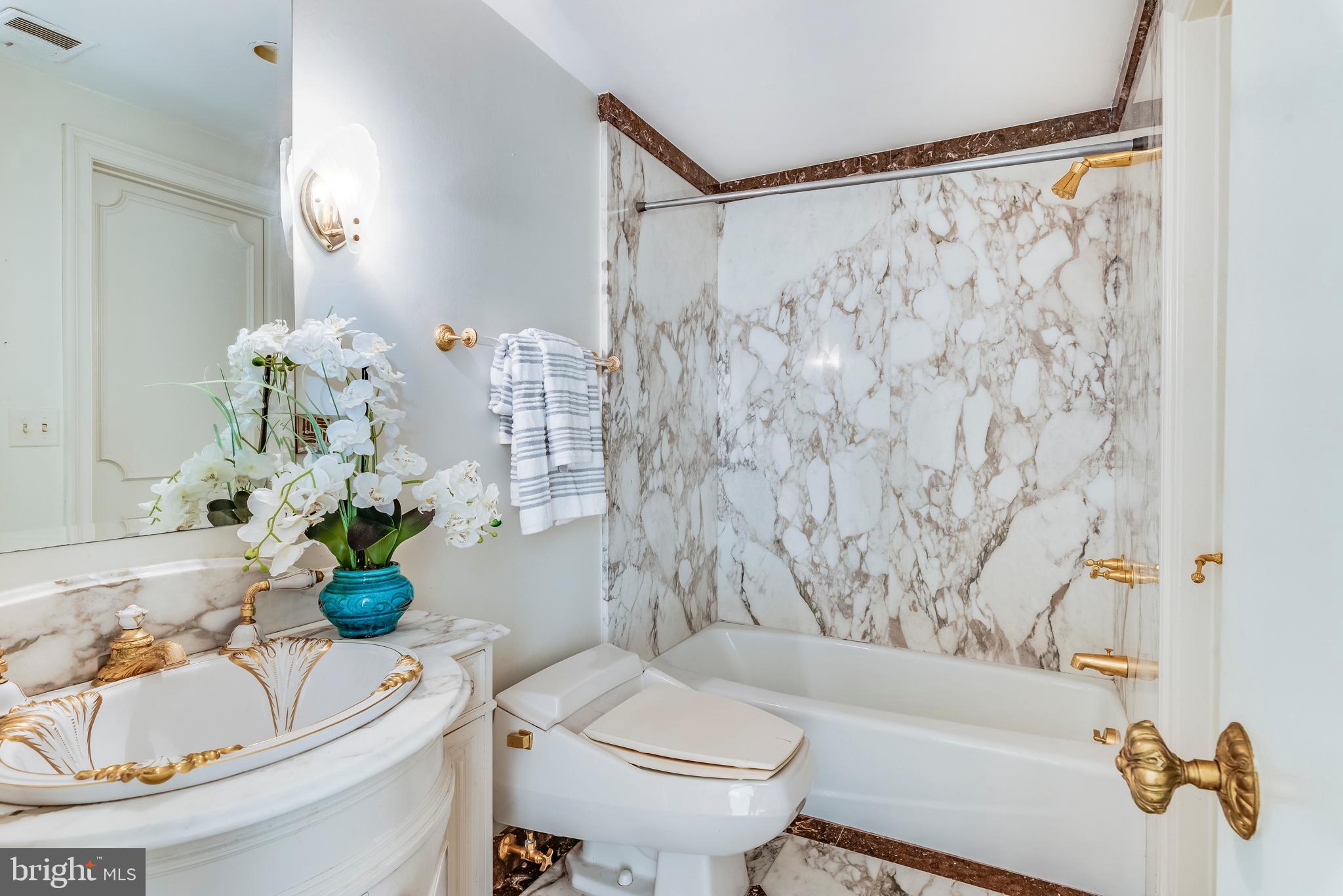 THE POINT CONDO - Residential