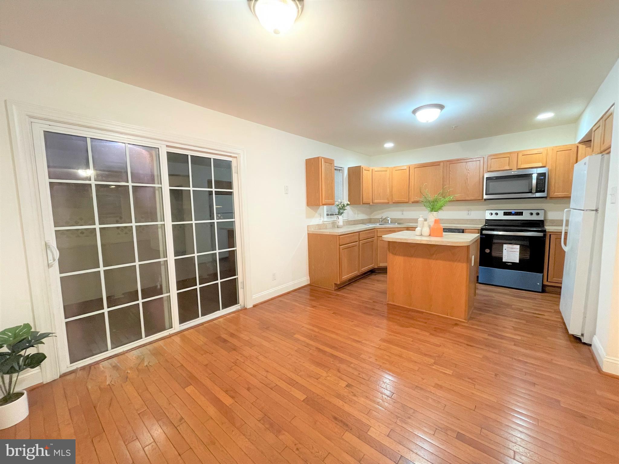 HAMPDEN HISTORIC DISTRICT - Residential