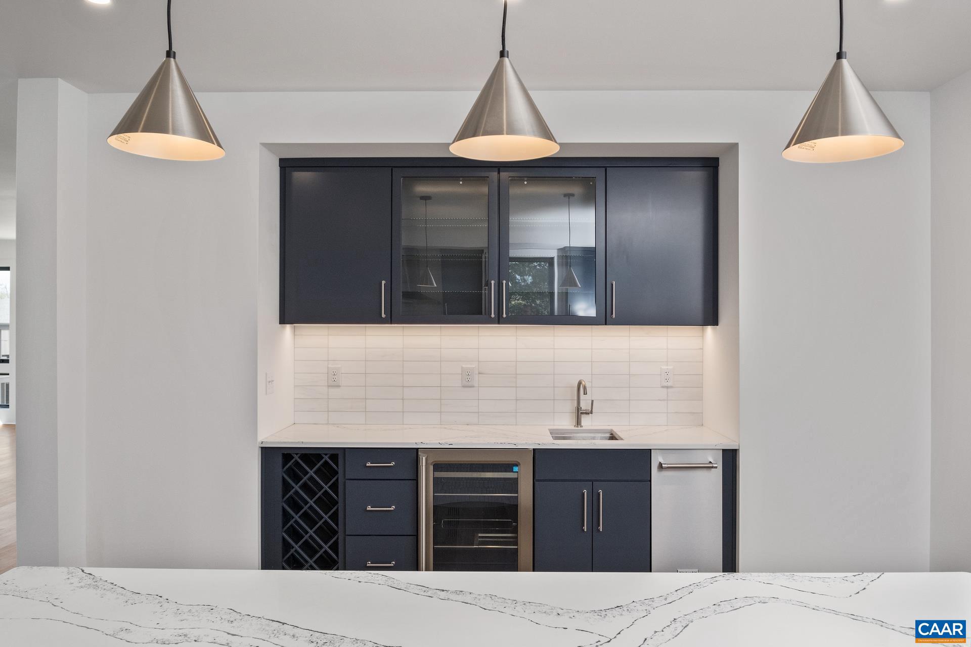 LOCHLYN HILL - Residential