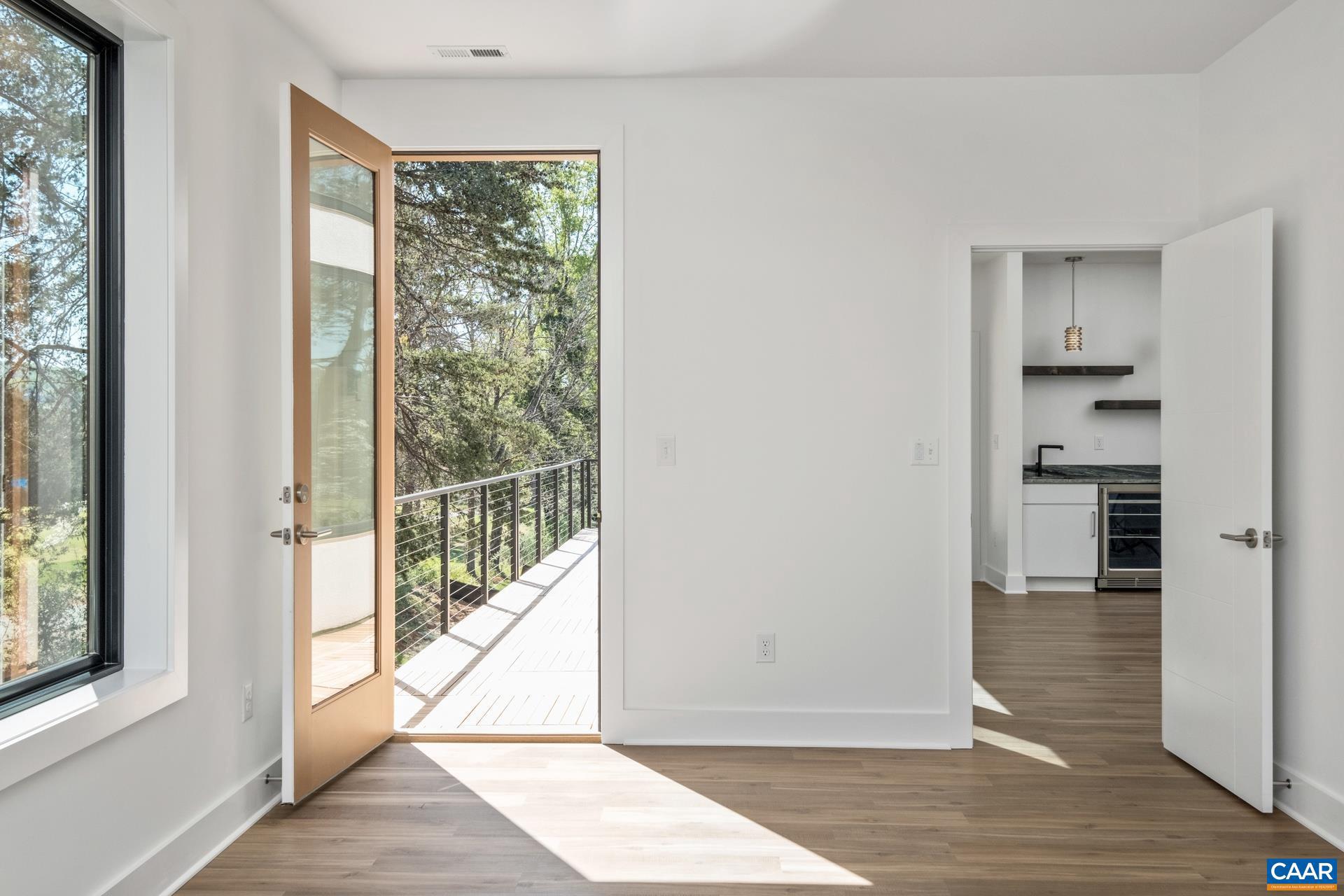 LOCHLYN HILL - Residential