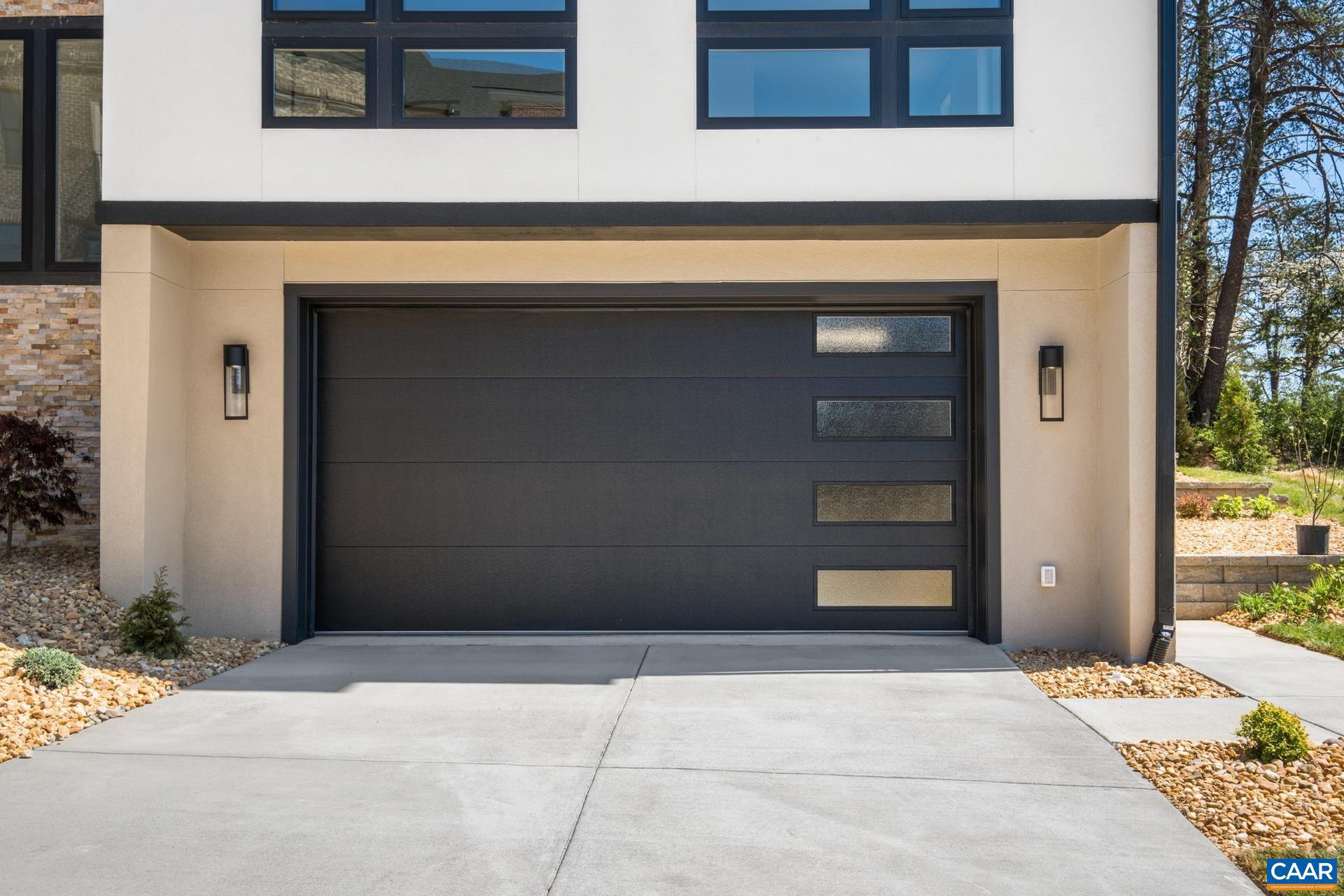 LOCHLYN HILL - Residential