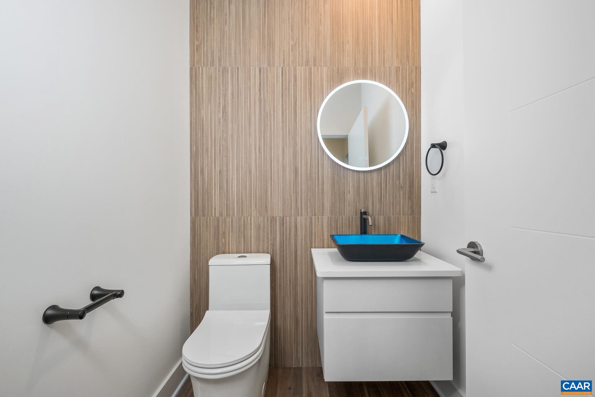 LOCHLYN HILL - Residential