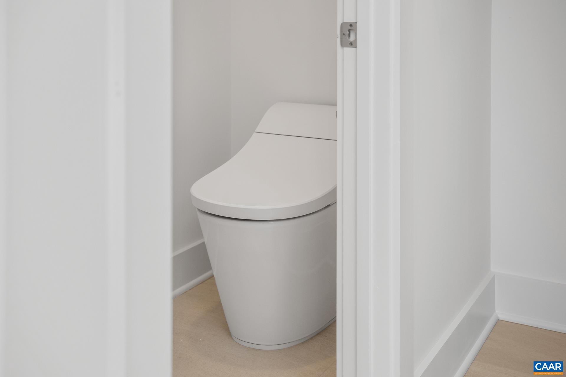 LOCHLYN HILL - Residential