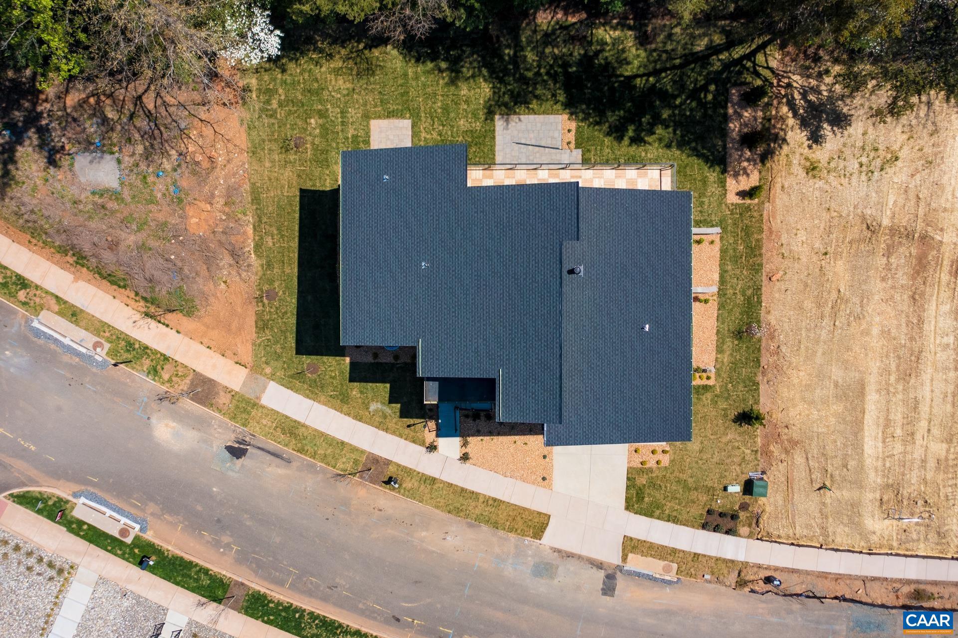 LOCHLYN HILL - Residential